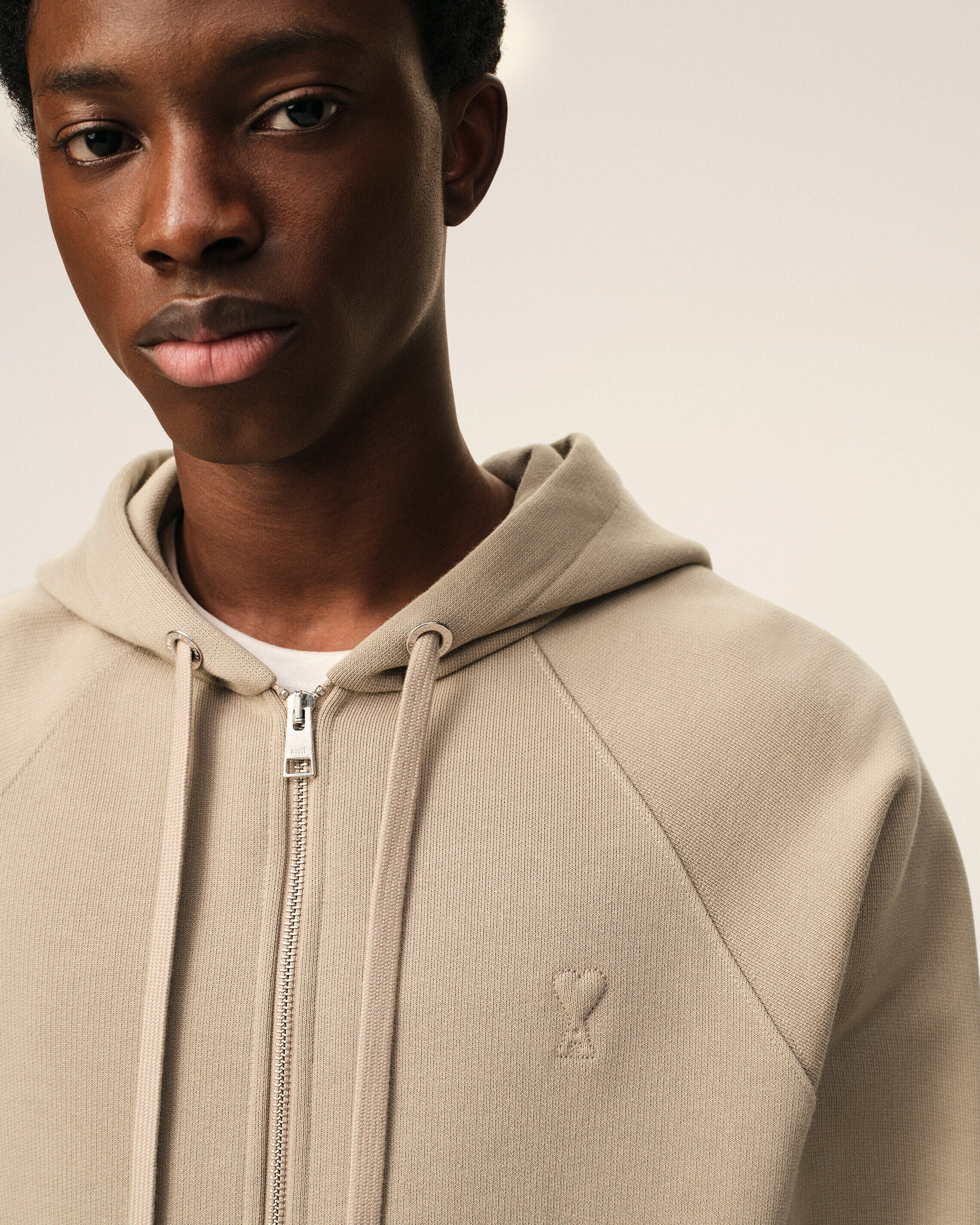 Hoodie Zippé Beige Ami De Coeur Embossé en Coton - Image 4