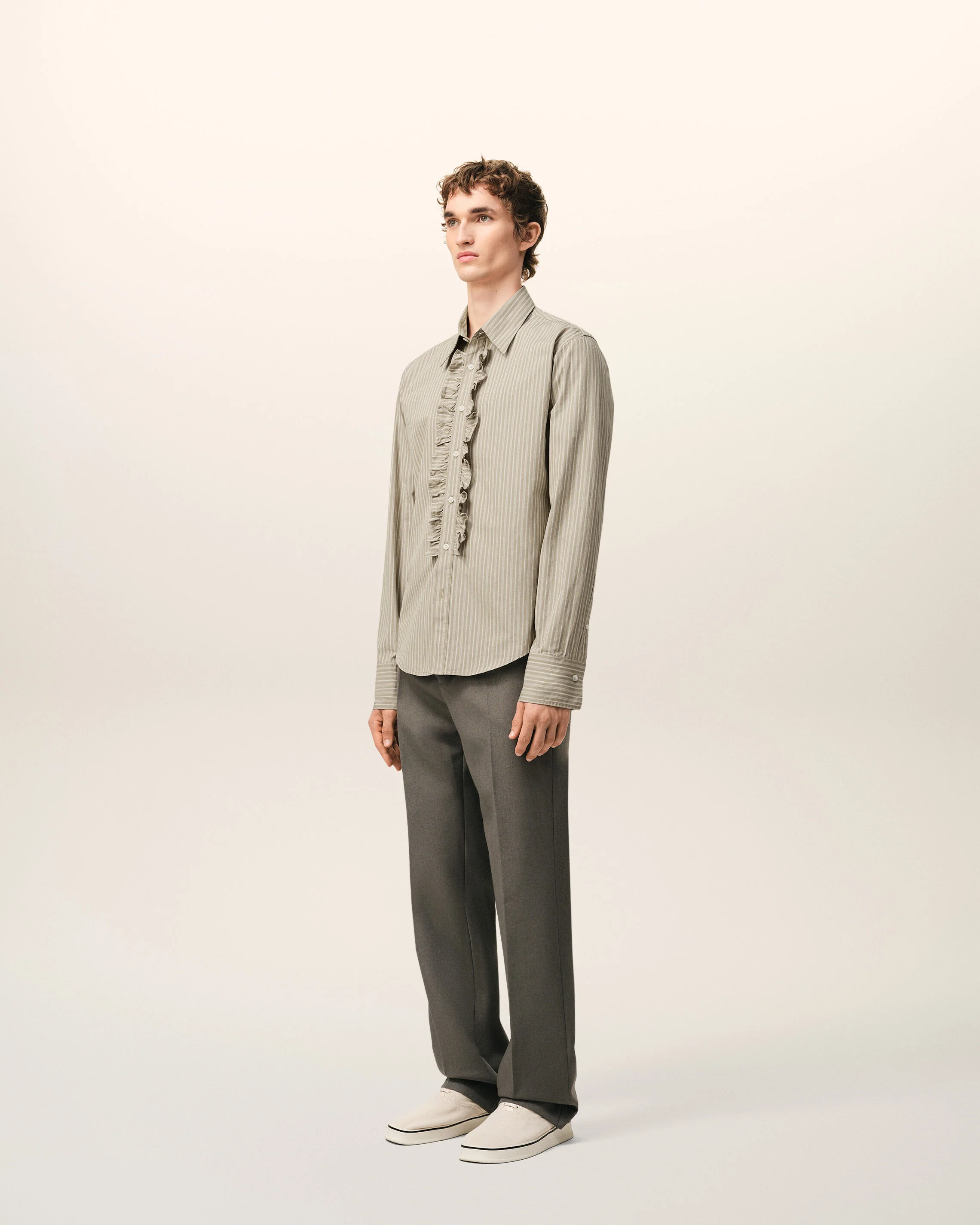 Chemise Jabot Beige Ajustée Manches Longues en Coton - Image 6