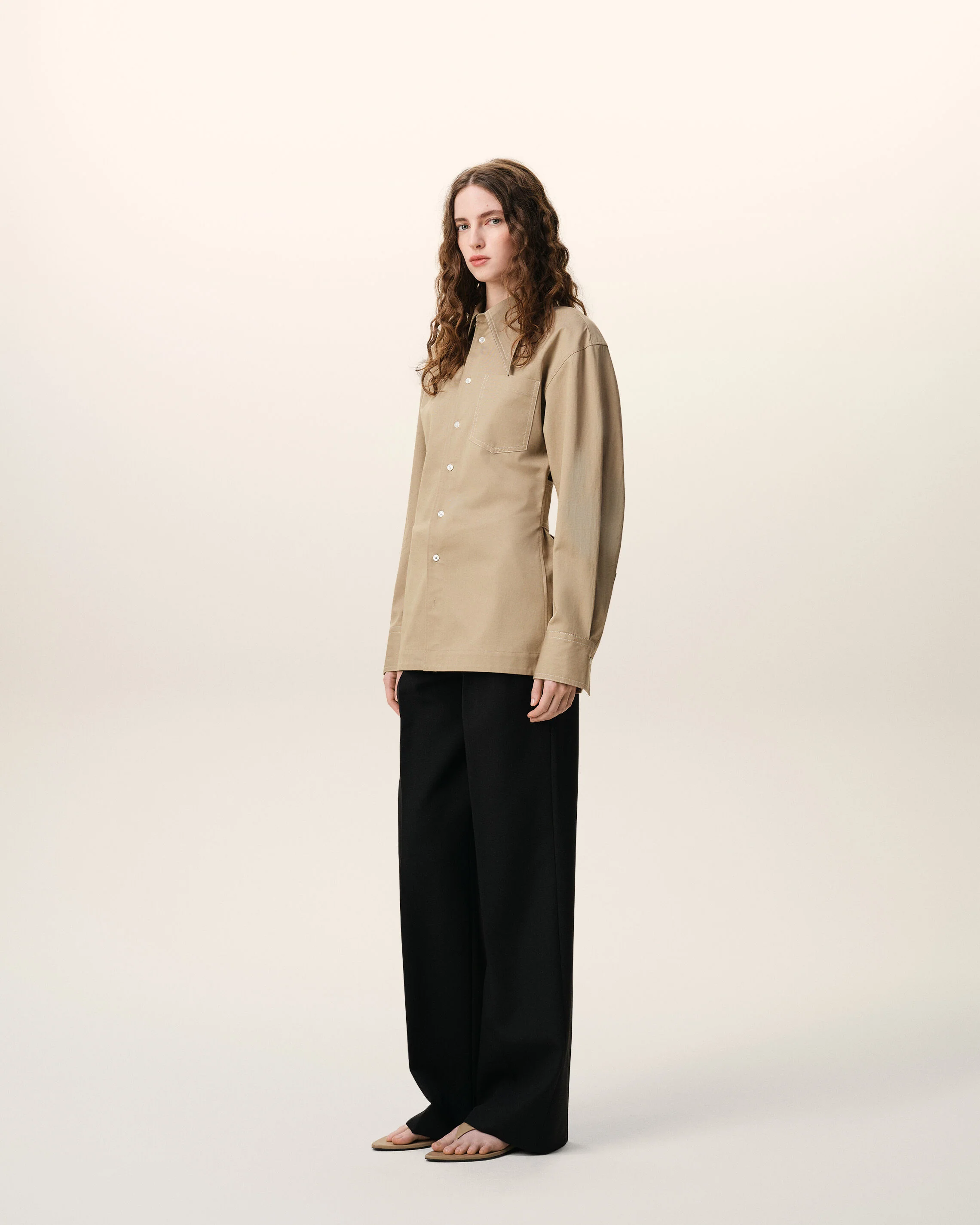 Chemise Cintrée Beige Col En Pointe en Coton - Image 6