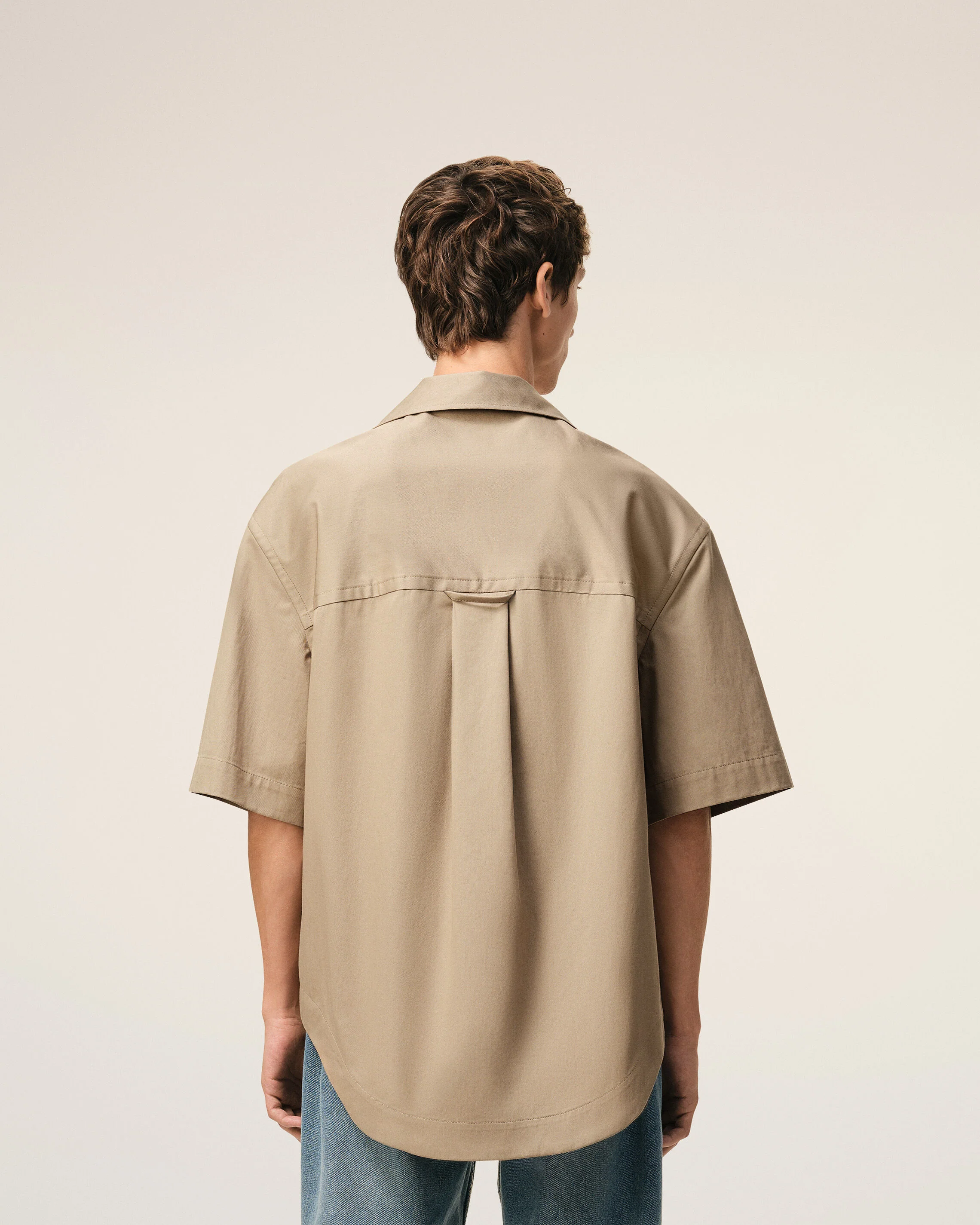Chemise Large Beige Manches Courtes Col Requin en Coton - Image 5
