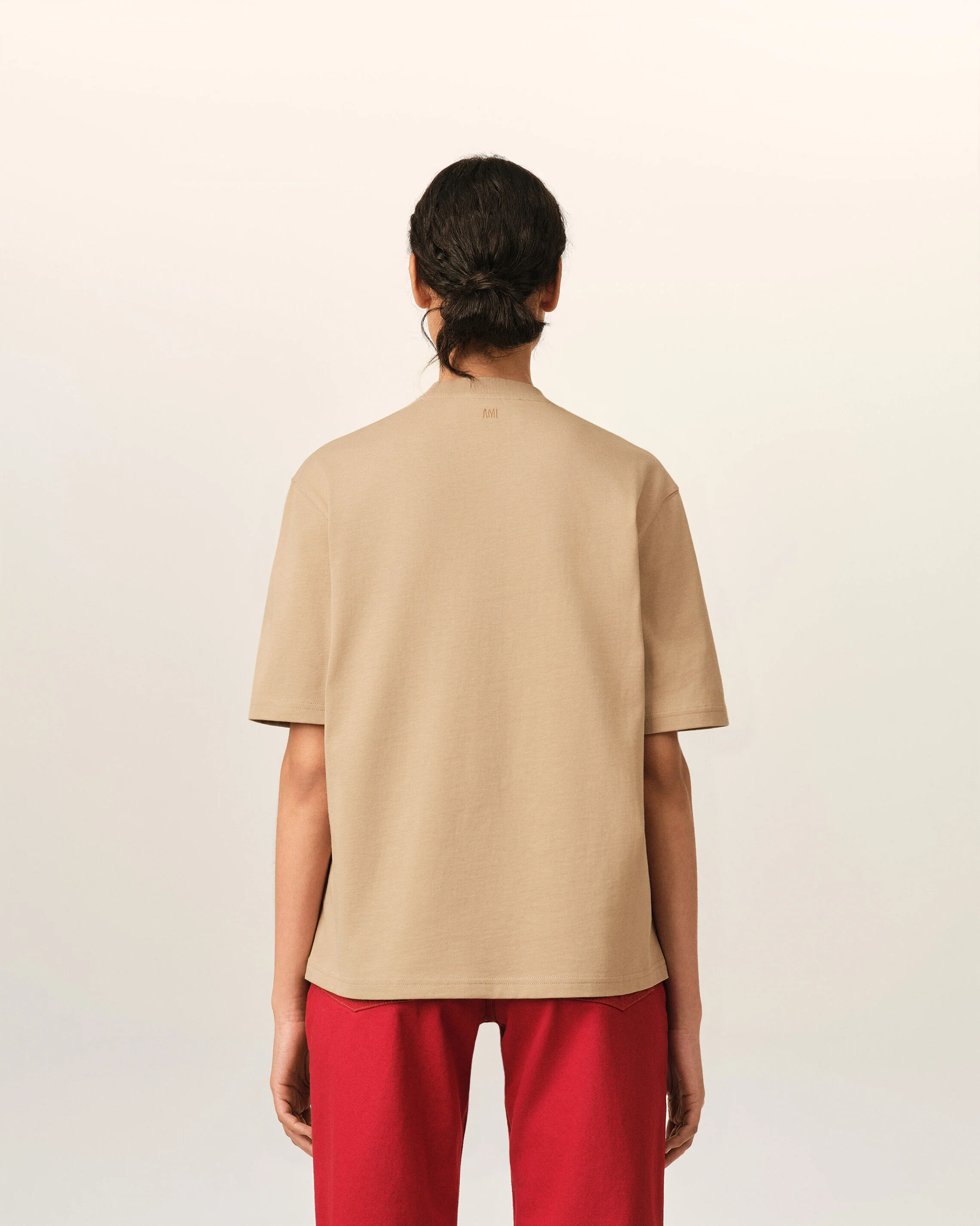 T-shirt beige en coton Ami de Coeur embossé - Image 11