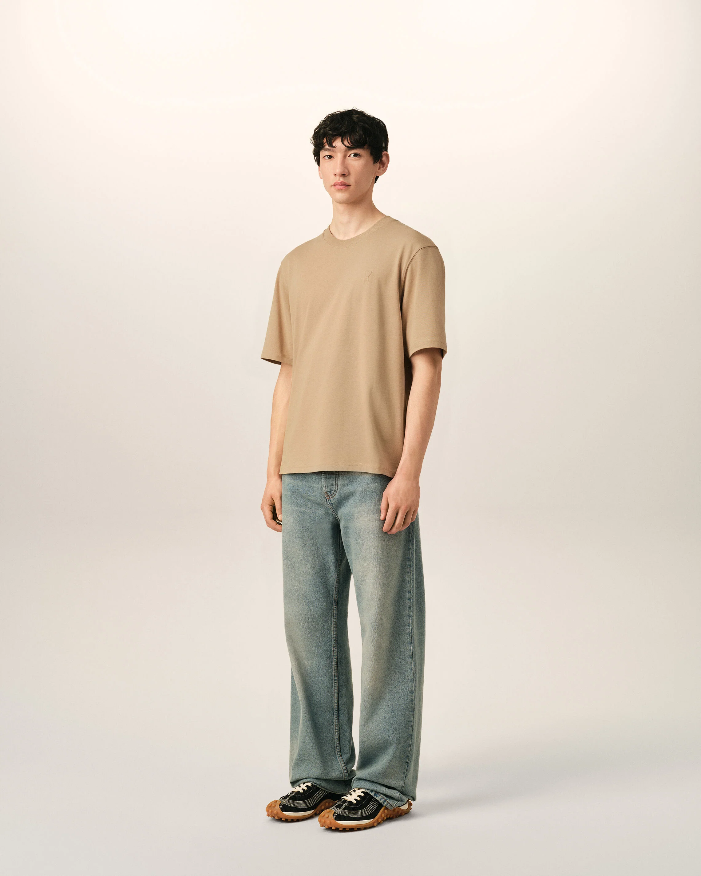 T-shirt beige en coton Ami de Coeur embossé - Image 6