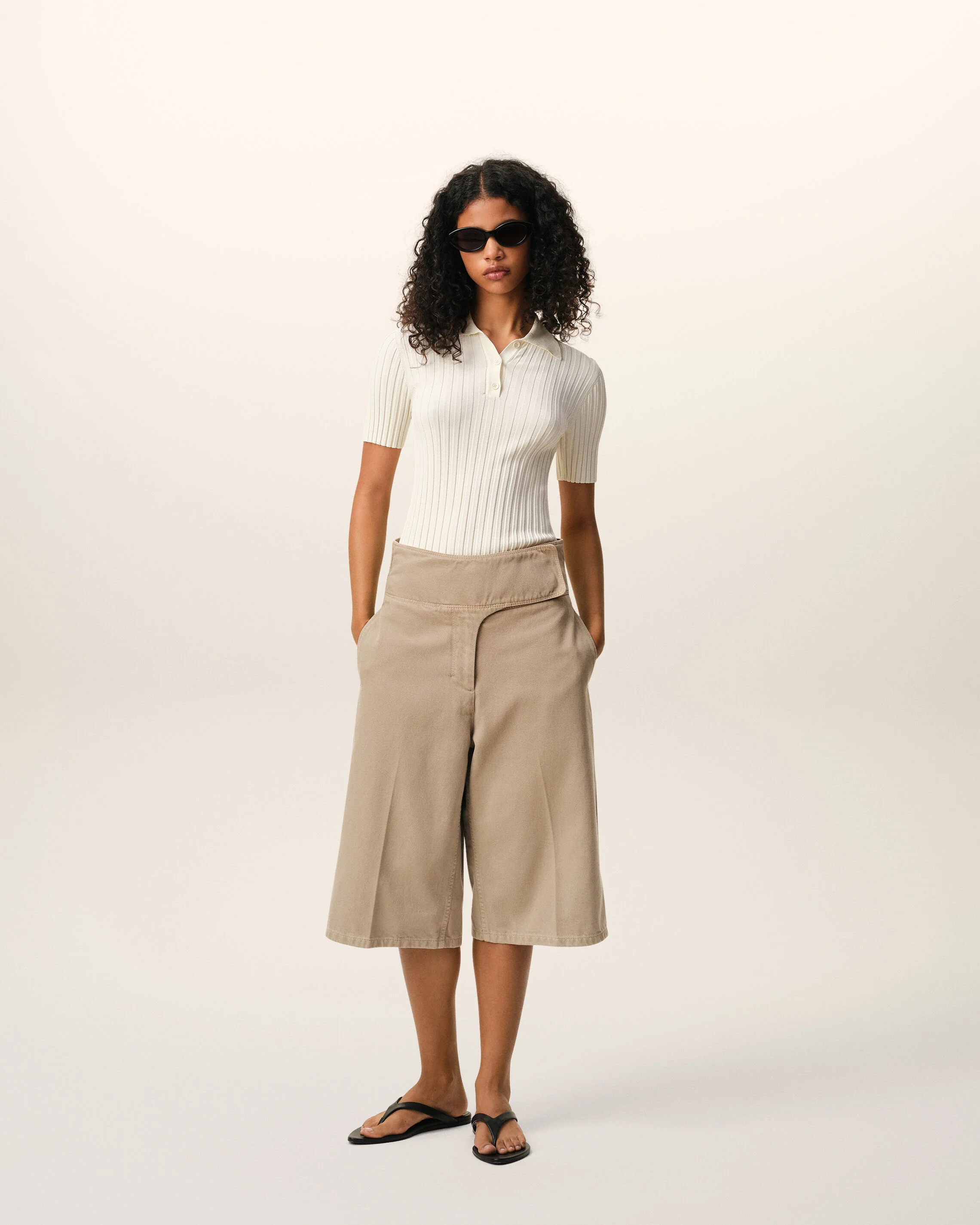 Bermuda A Ceinture Portefeuille Beige en Coton - Image 2
