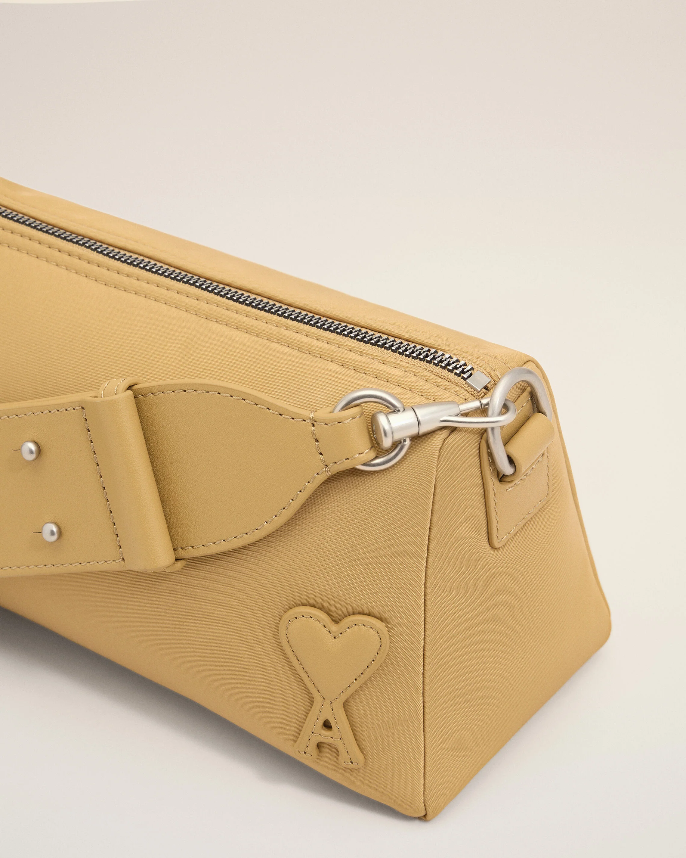 Sac Marcel beige en nylon - Image 11