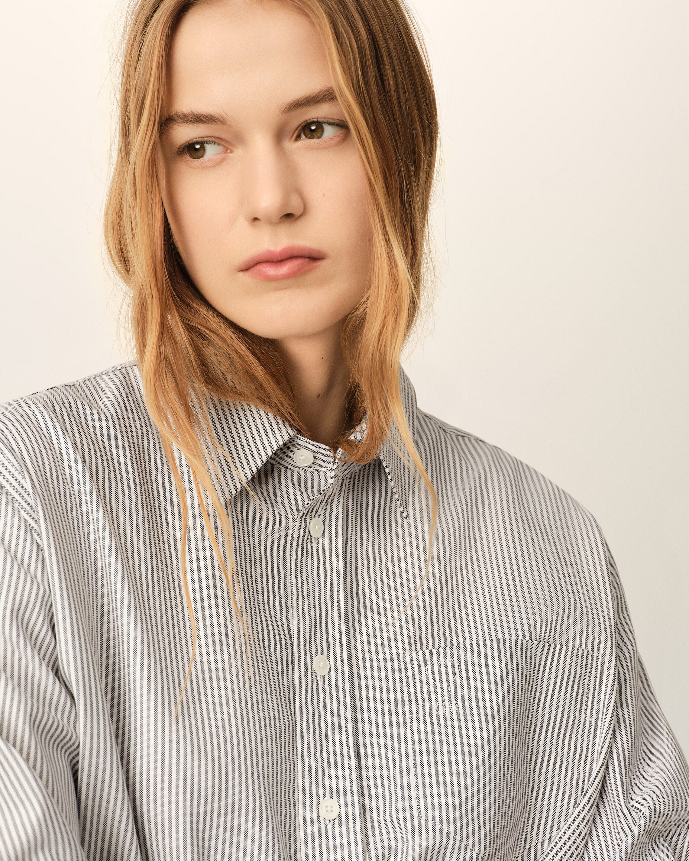 Chemise rayée noire courte en coton Ami de Coeur embossé - Image 4