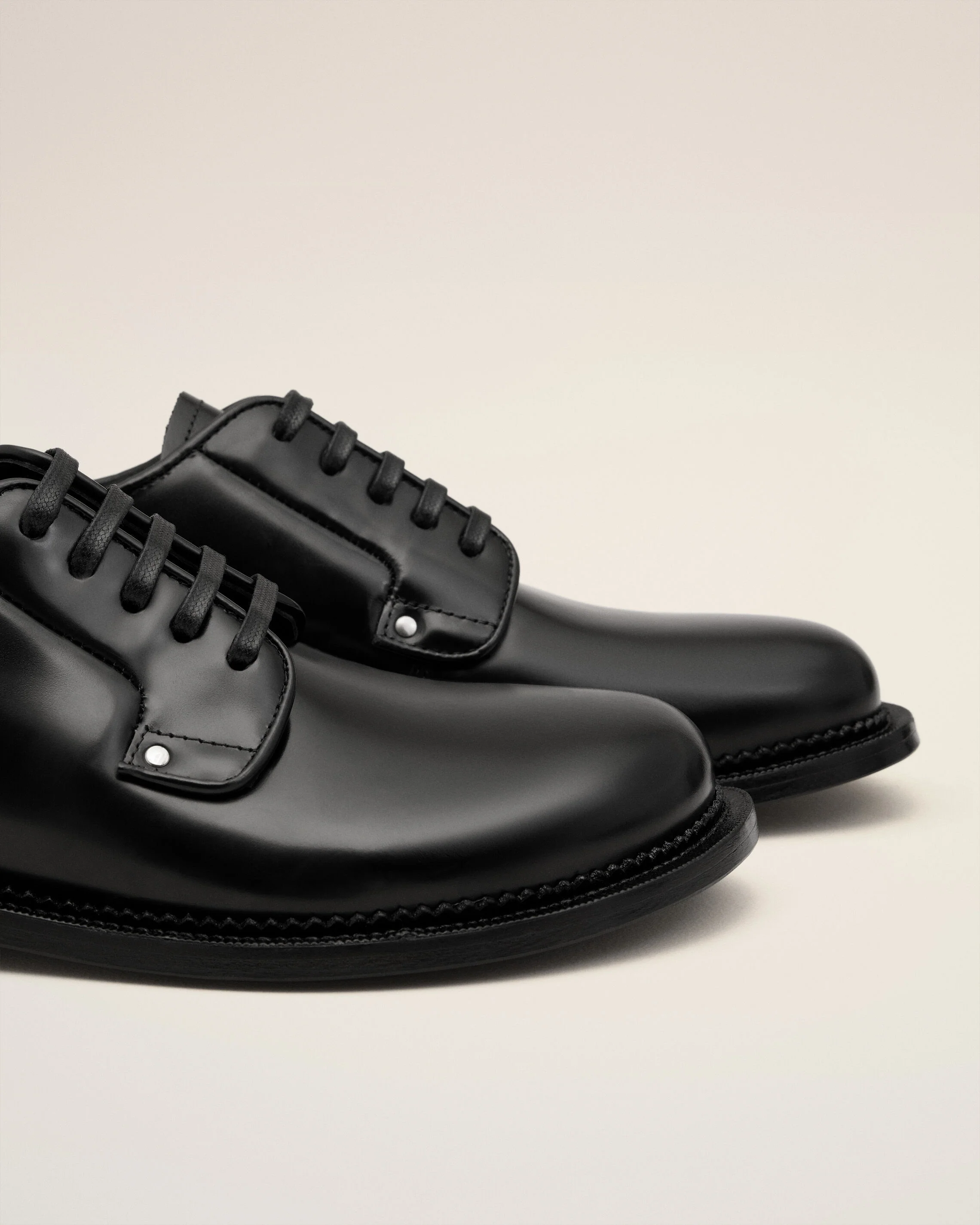Derbies Noires A Bout Anatomique En Cuir - Image 5