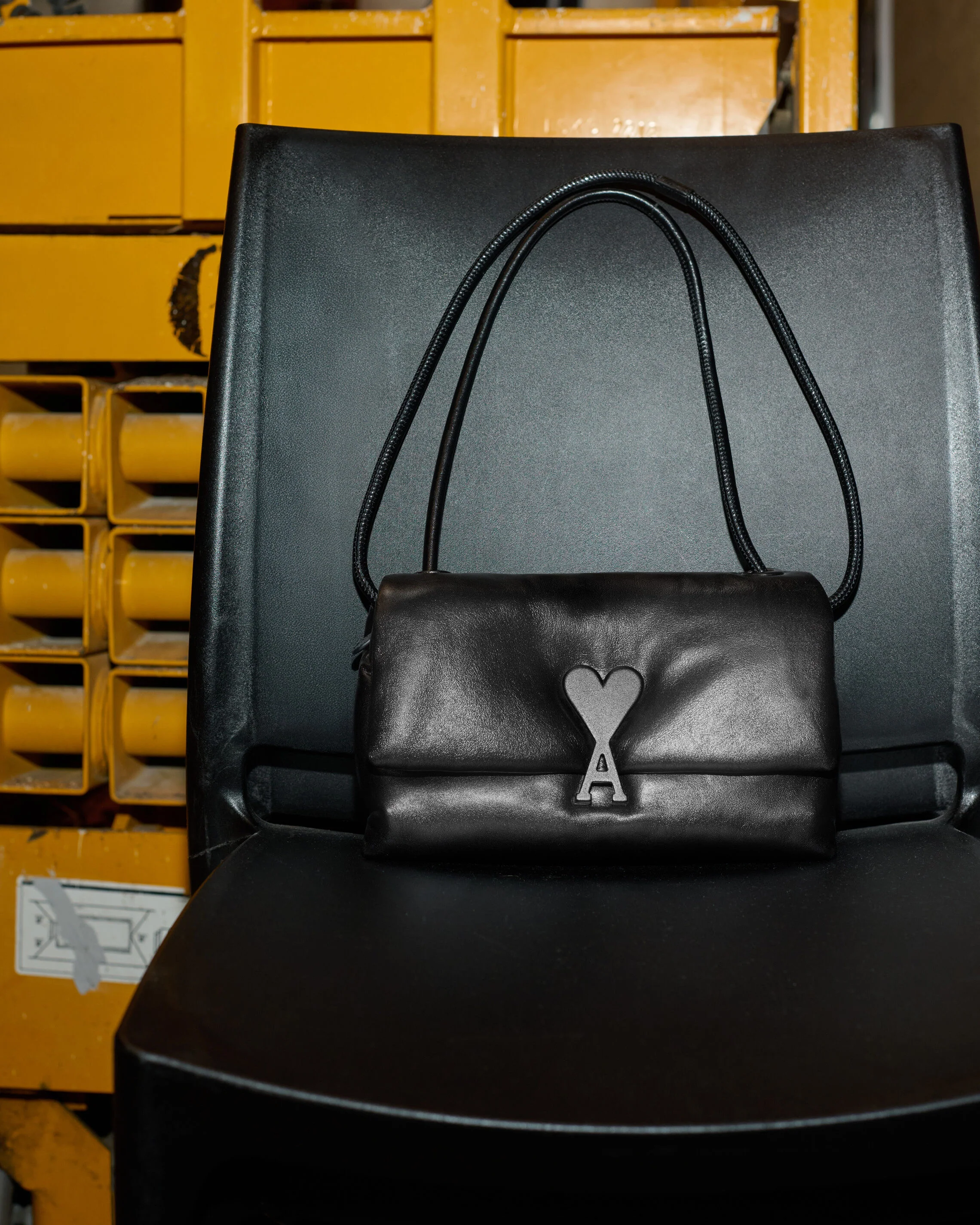 Sac Voulez-Vous Noir en Cuir De Vachette - Image 14