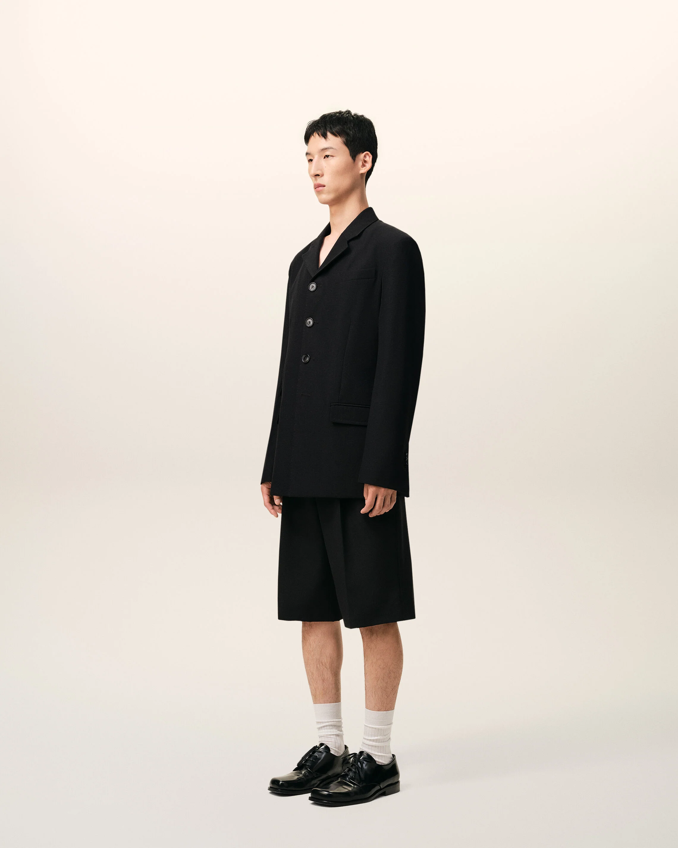 Veste Droite Simple Boutonnage Noire en Laine Vierge - Image 6