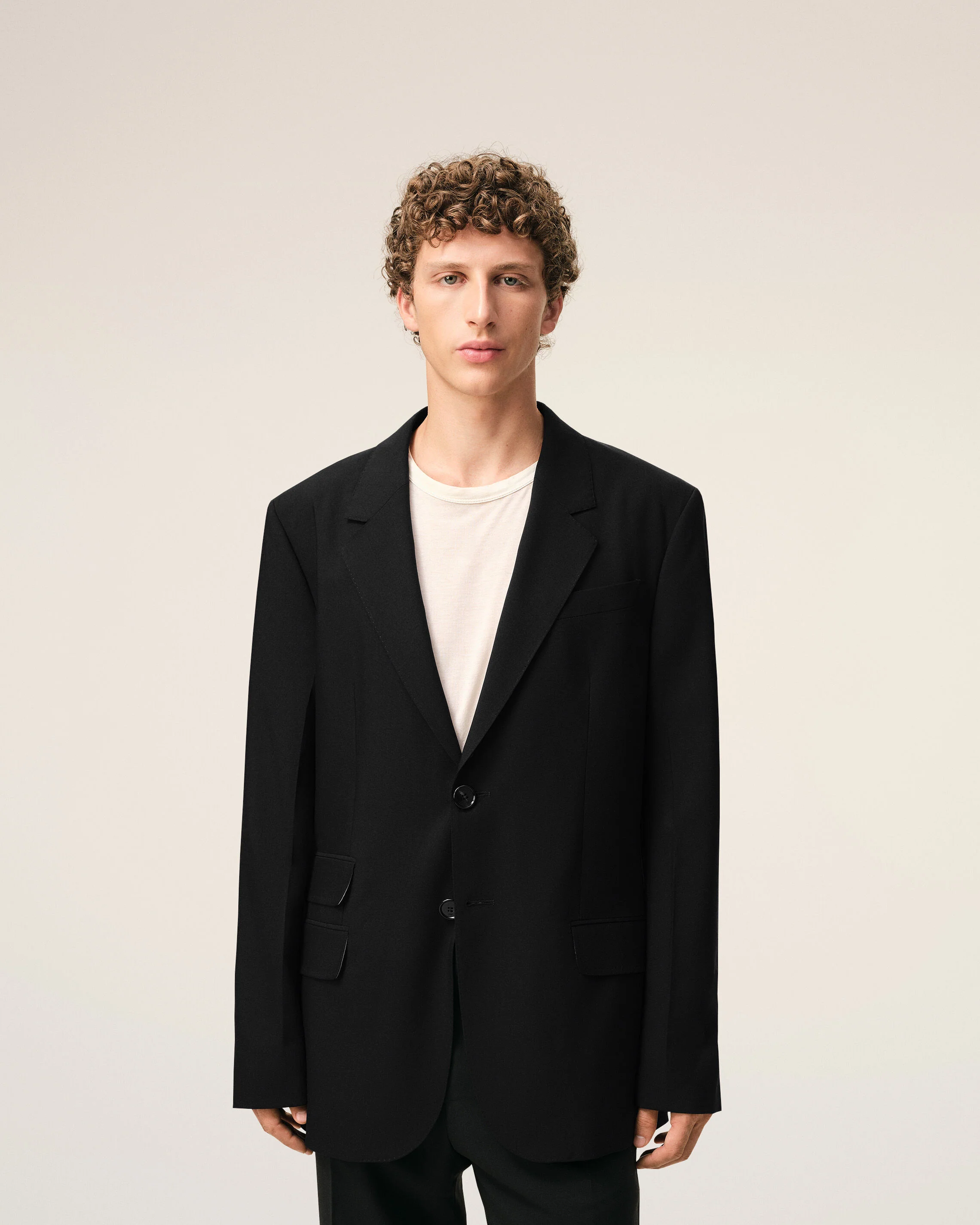 Veste Droite Simple Boutonnage Noire en Laine Vierge - Image 3