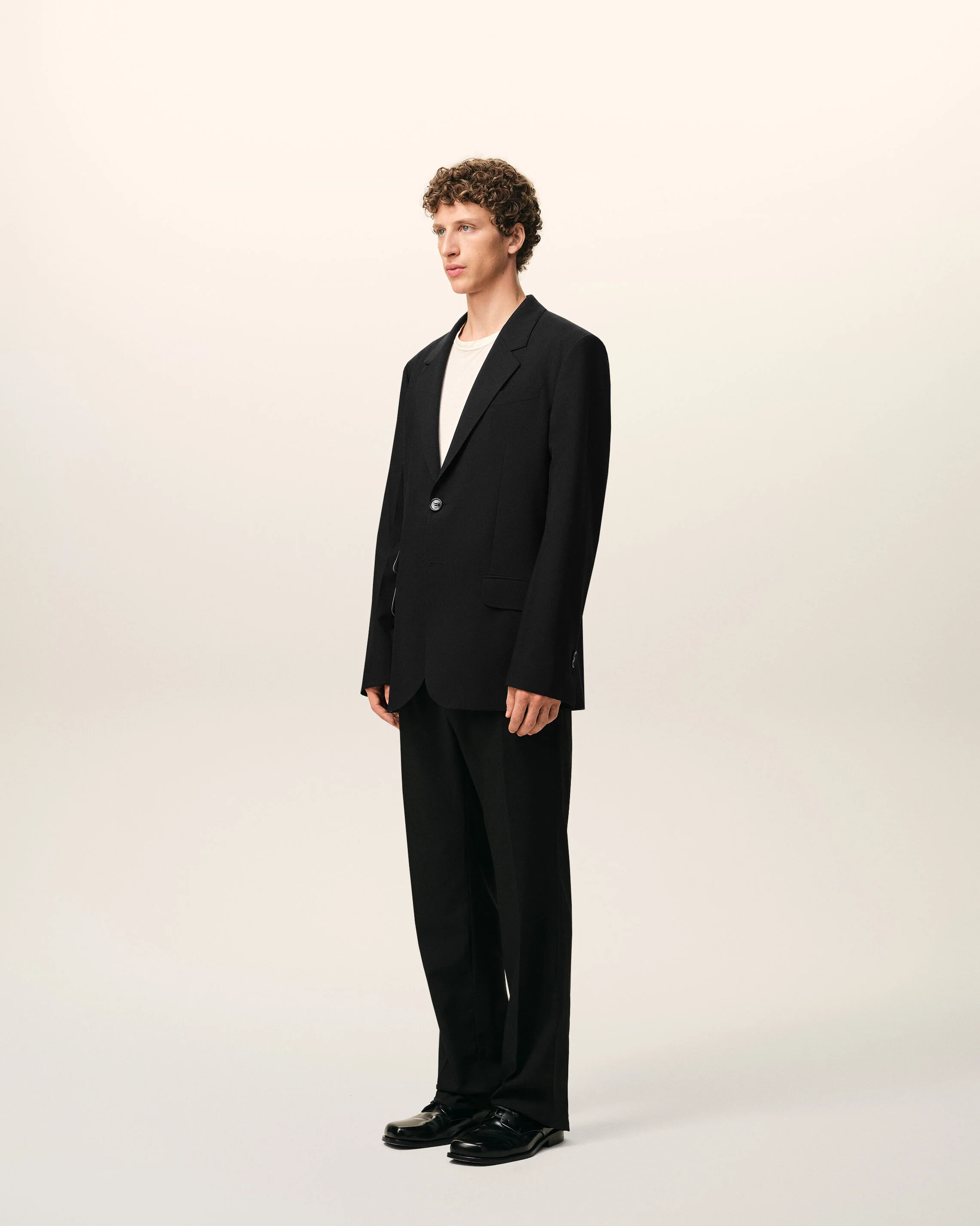 Veste Droite Simple Boutonnage Noire en Laine Vierge - Image 6
