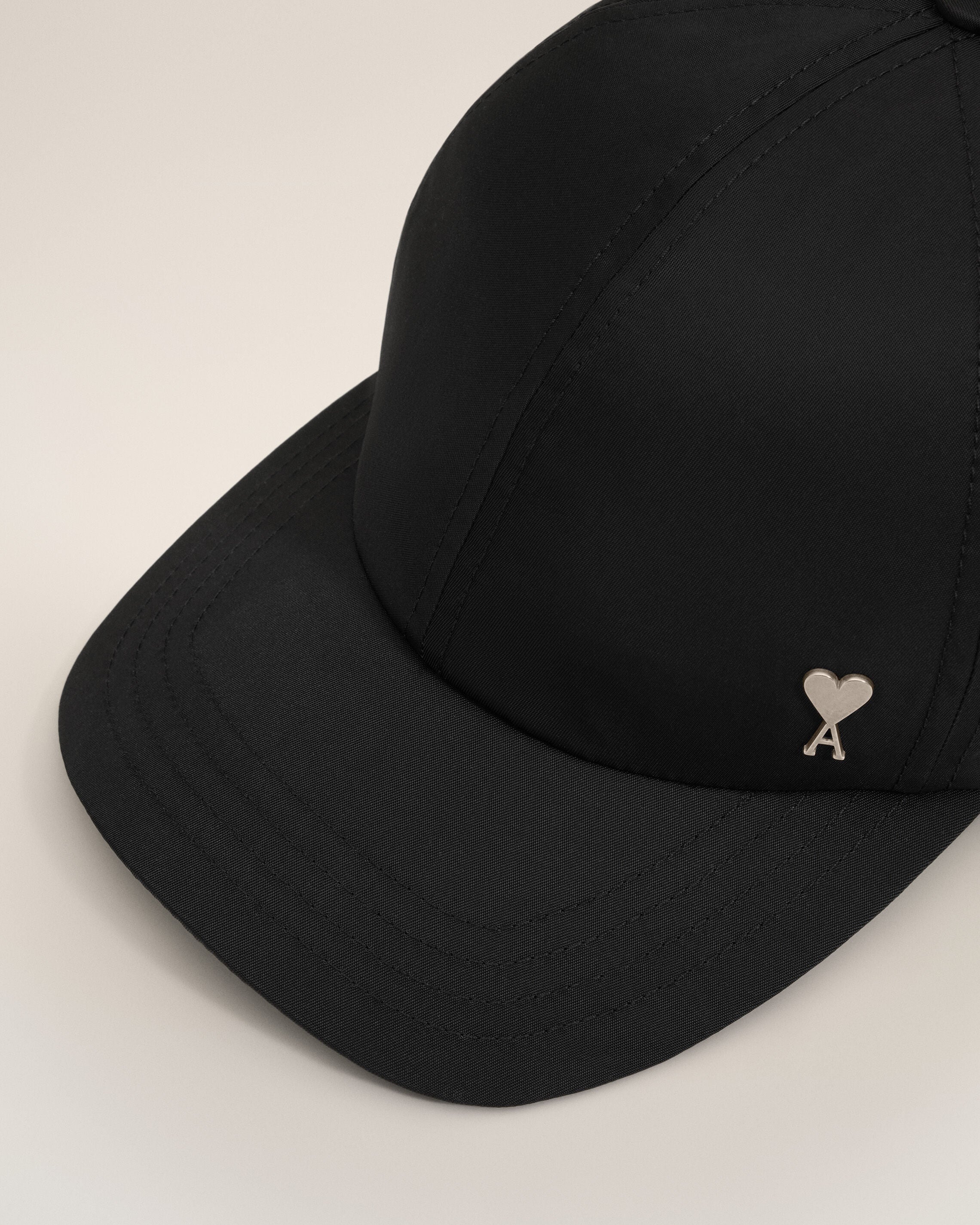 Casquette Noire Rivet Ami De Coeur en Nylon - Image 9