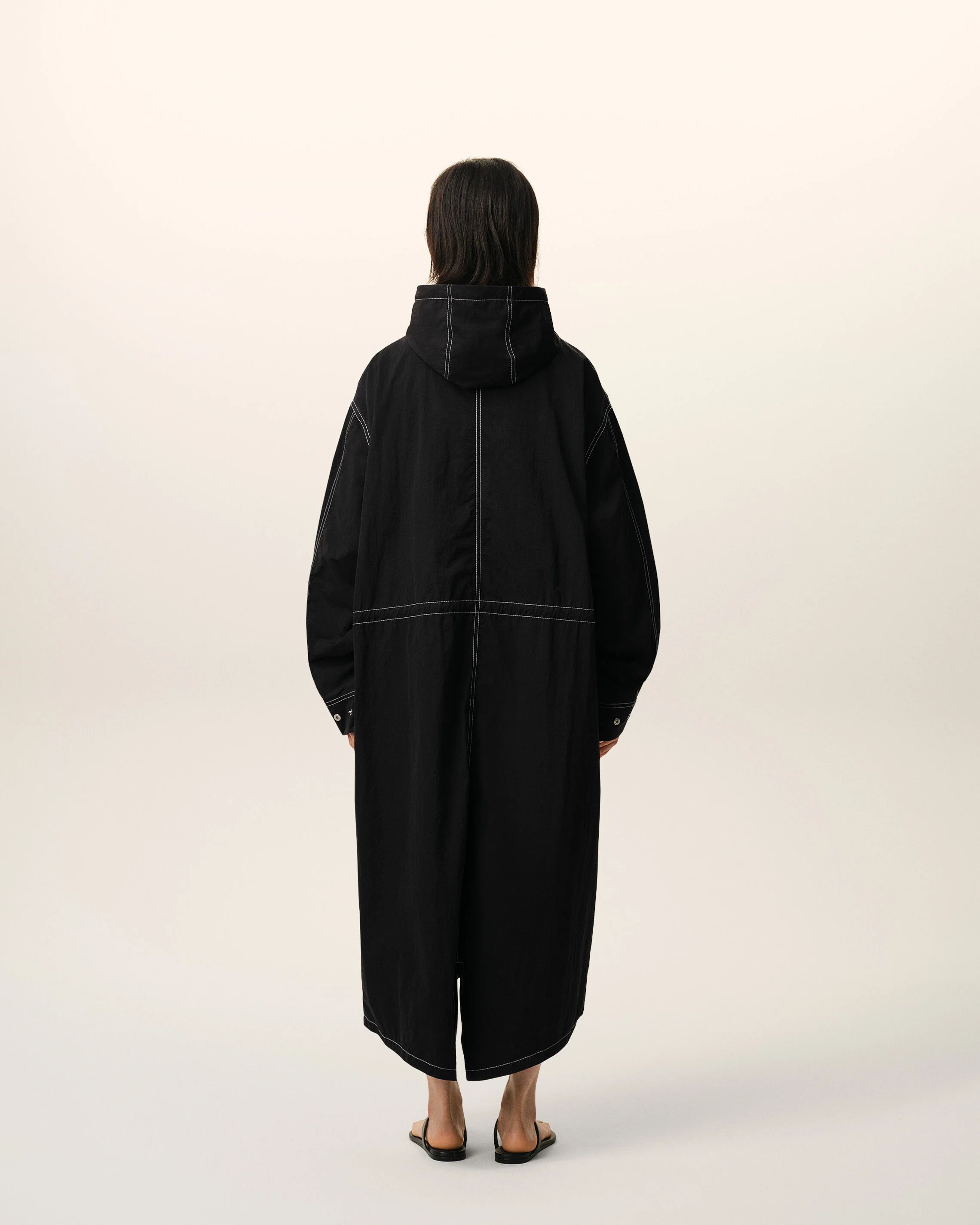 Parka Longue Noire en Nylon - Image 12