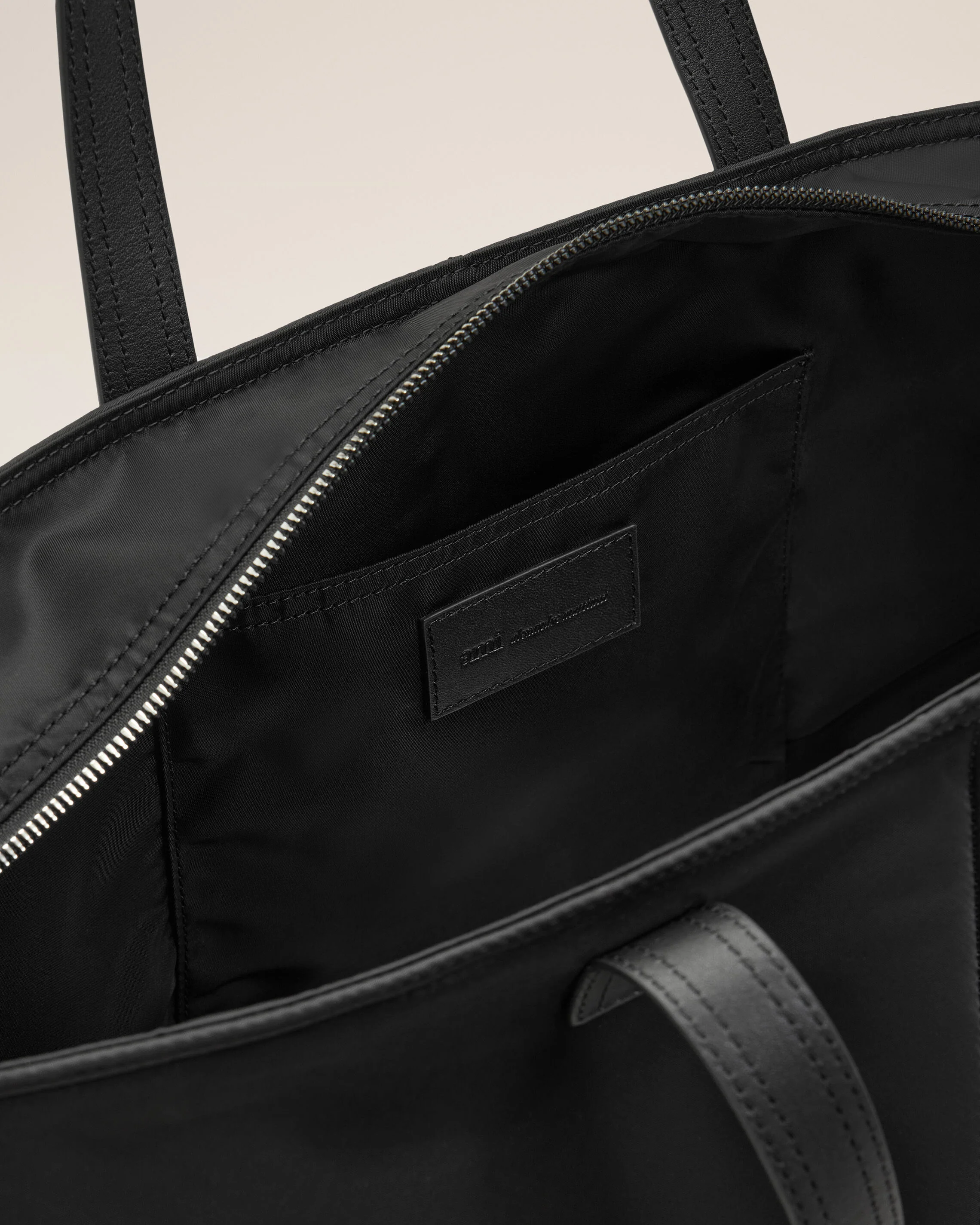 Petit Sac Cabas Marcel Noir en Nylon - Image 6
