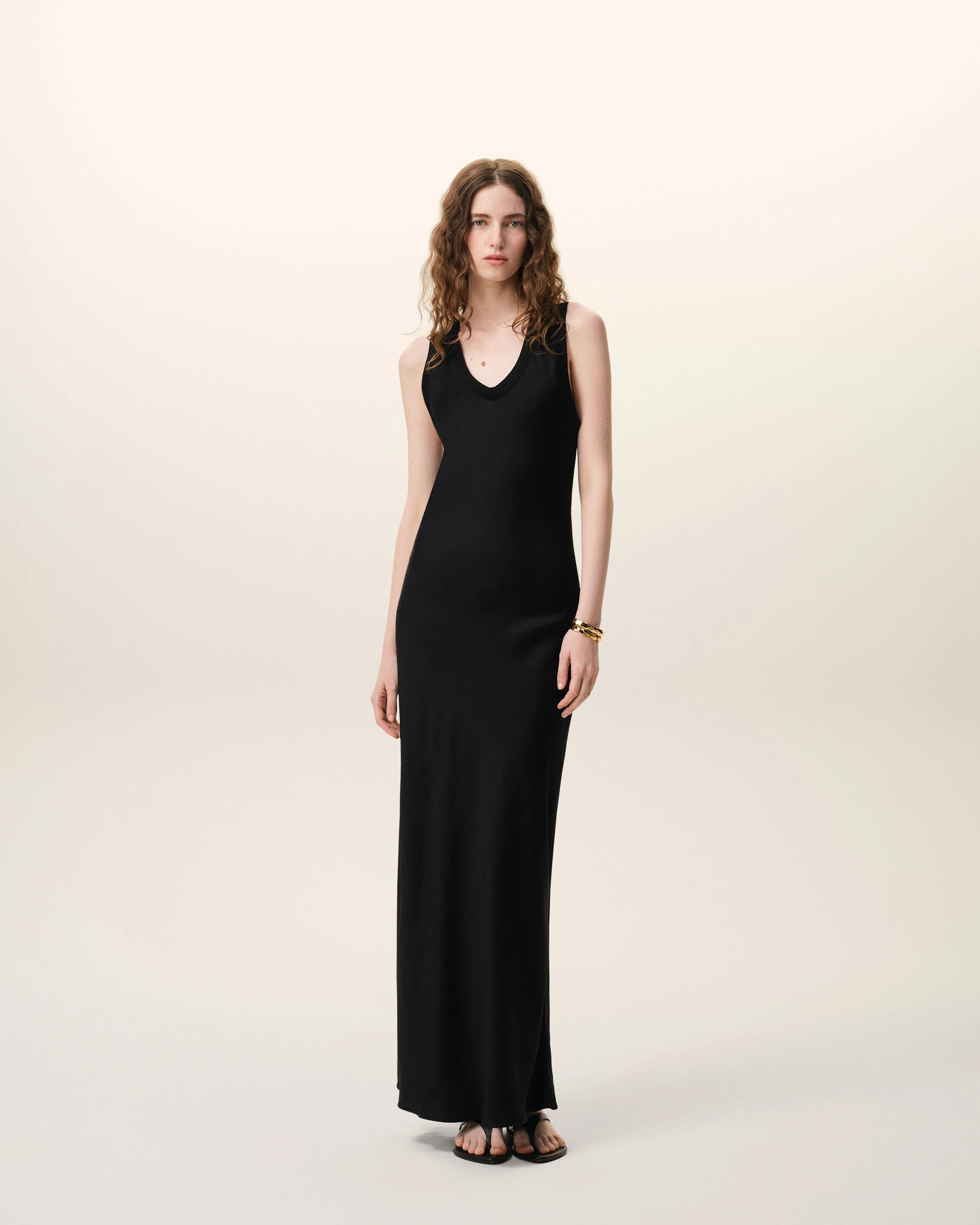 Robe Débardeur Noire Maxi en Satin - Image 2