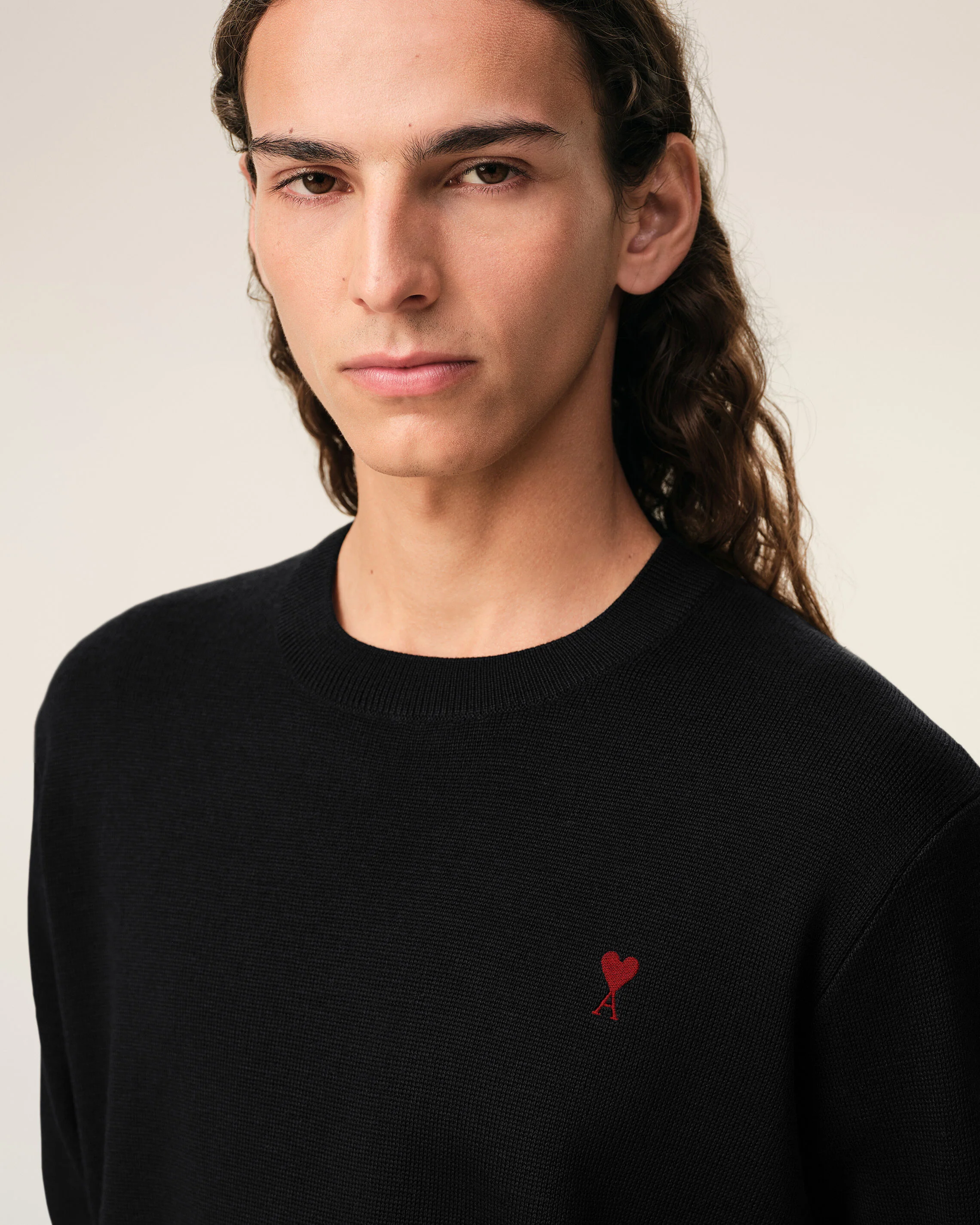 Pull noir en laine Ami de Coeur - Image 4