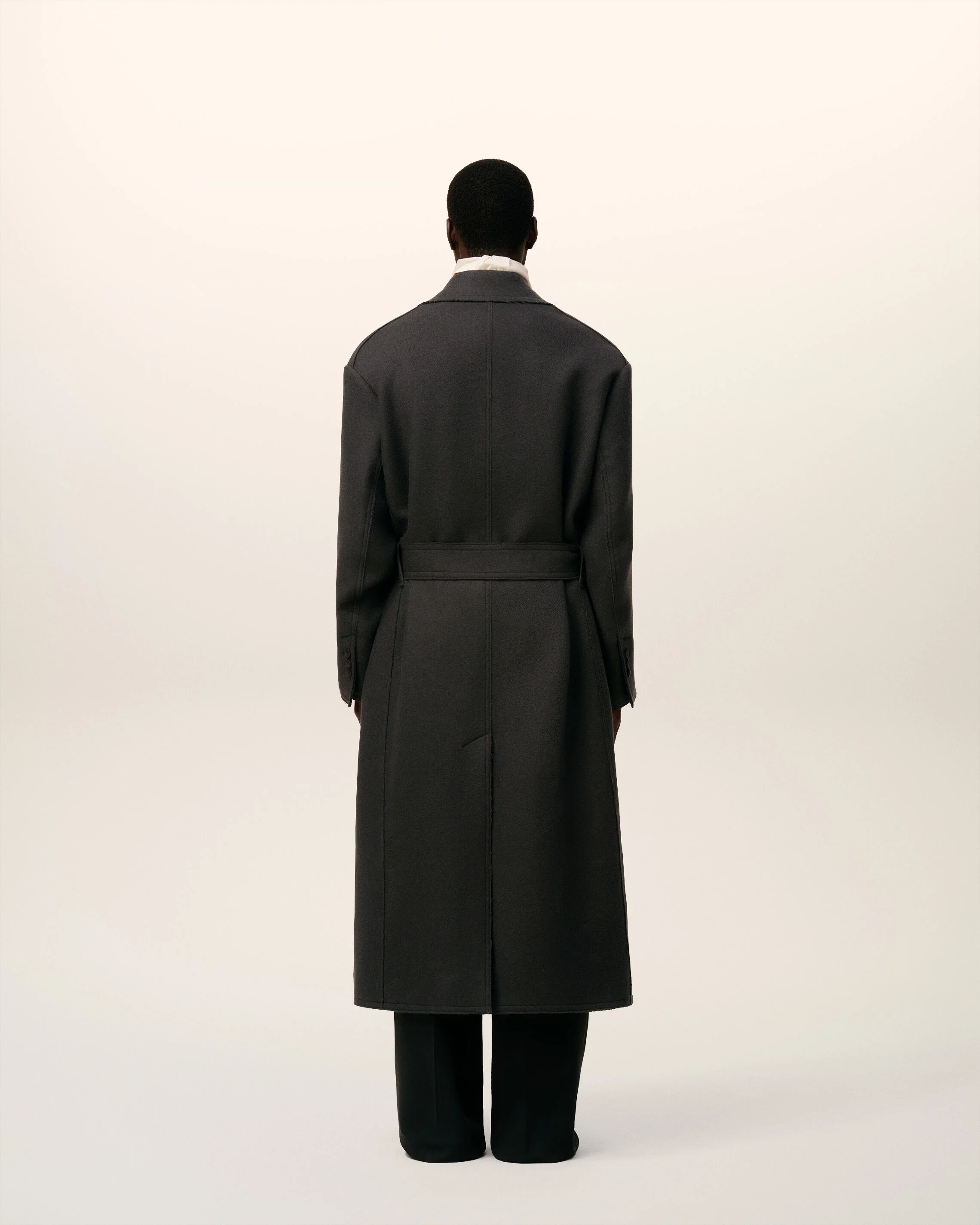 Manteau Smocking Noir Long Croisé En Laine - Image 5