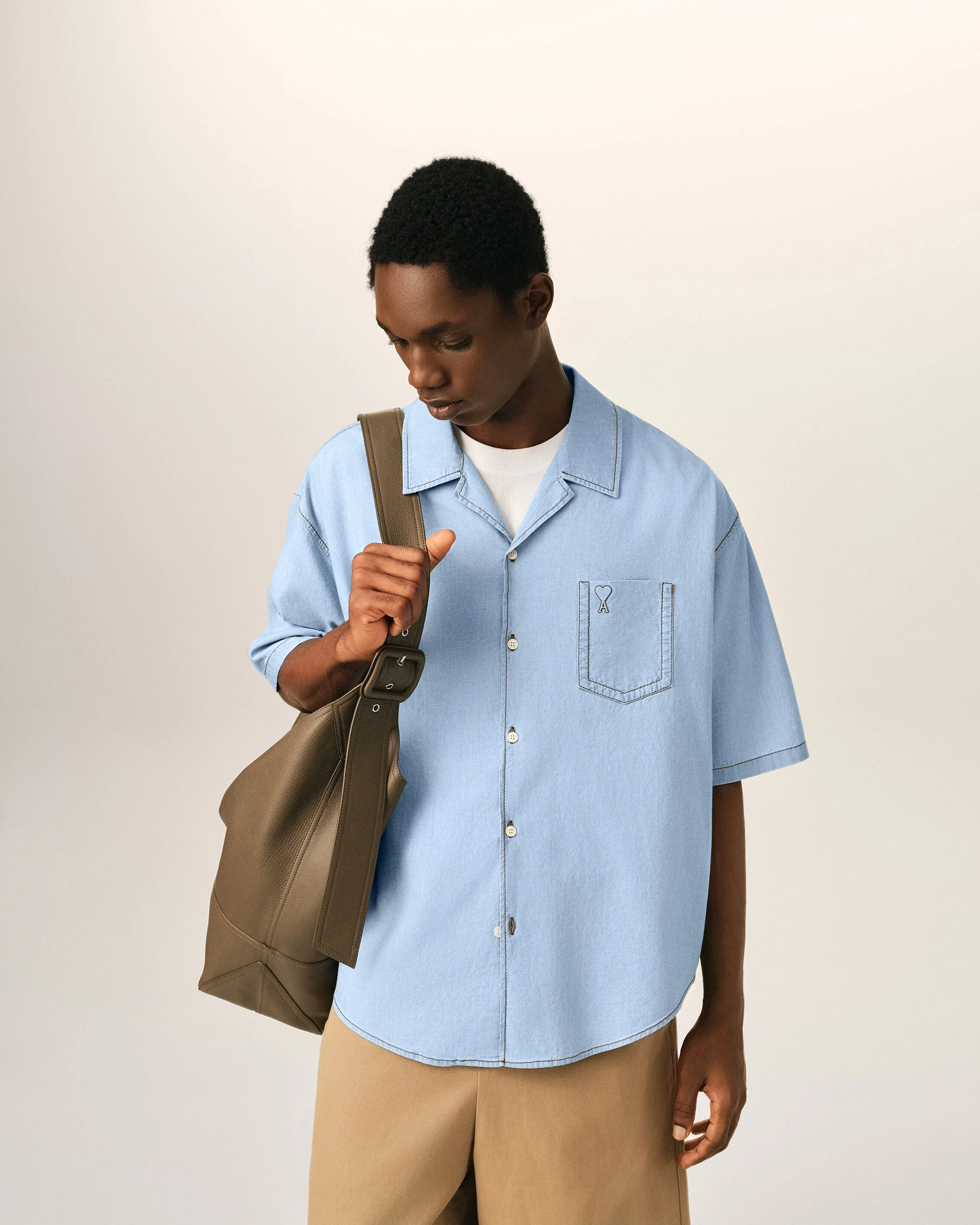 Chemise boxy bleue en coton manches courtes Ami de Coeur embossé - Image 2