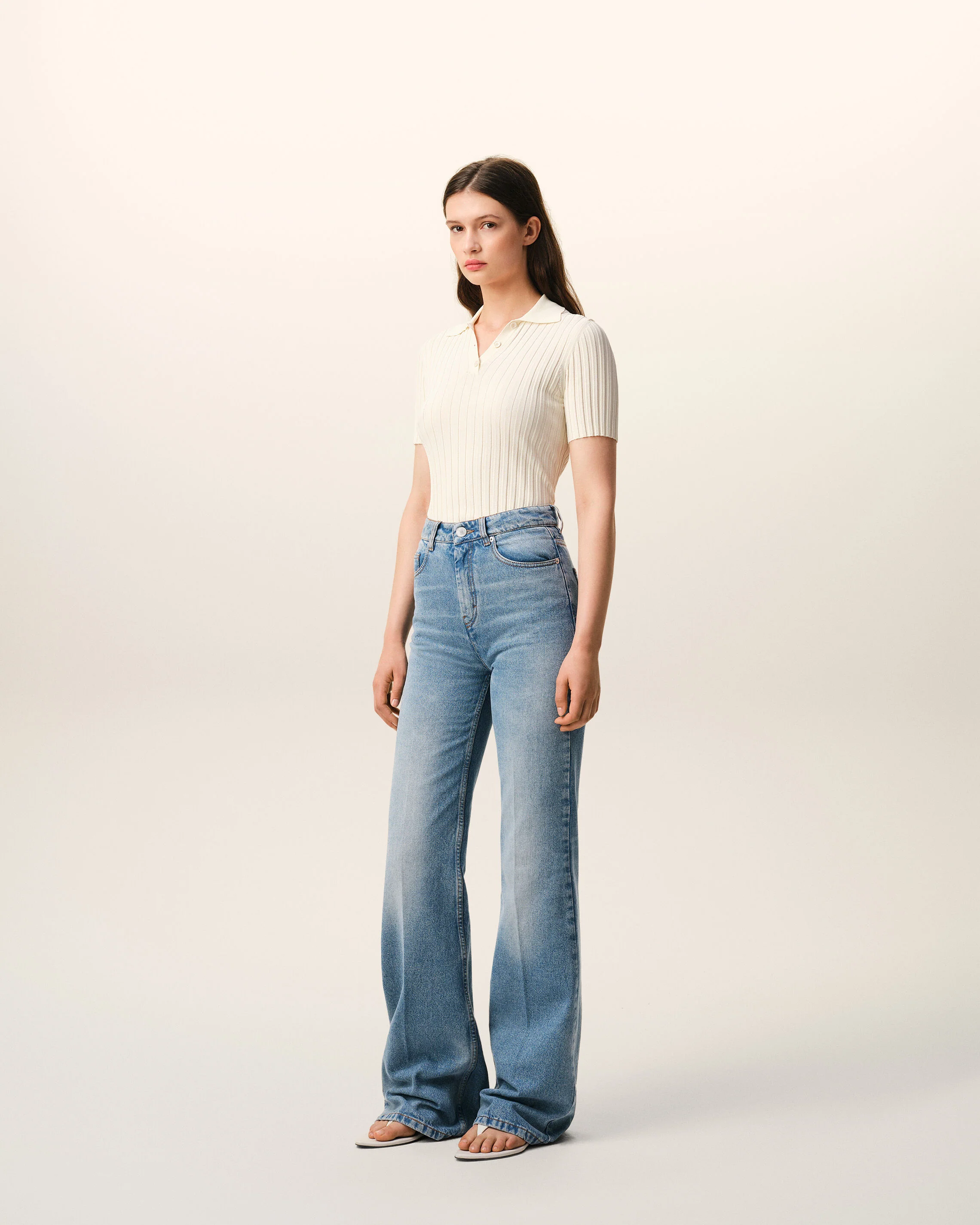 Jean bleu coupe flare en coton - Image 6