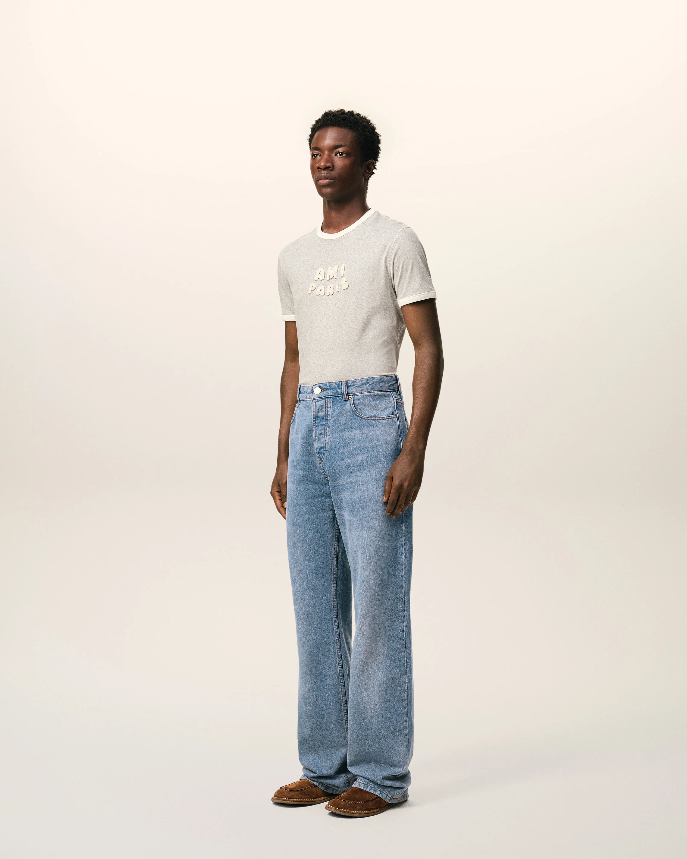 Jean bleu coupe large en coton - Image 6