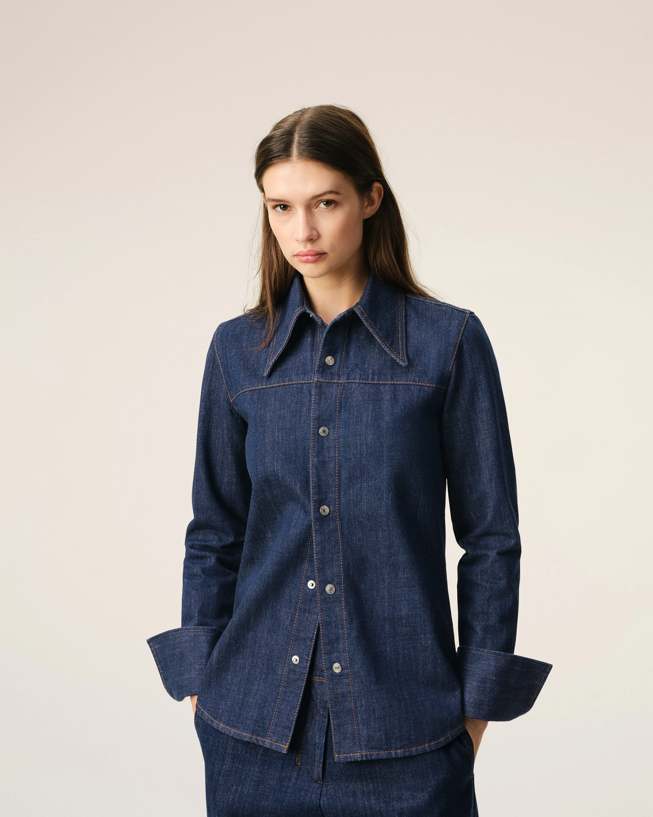 Chemise Bleue Col En Pointe en Coton - Image 3