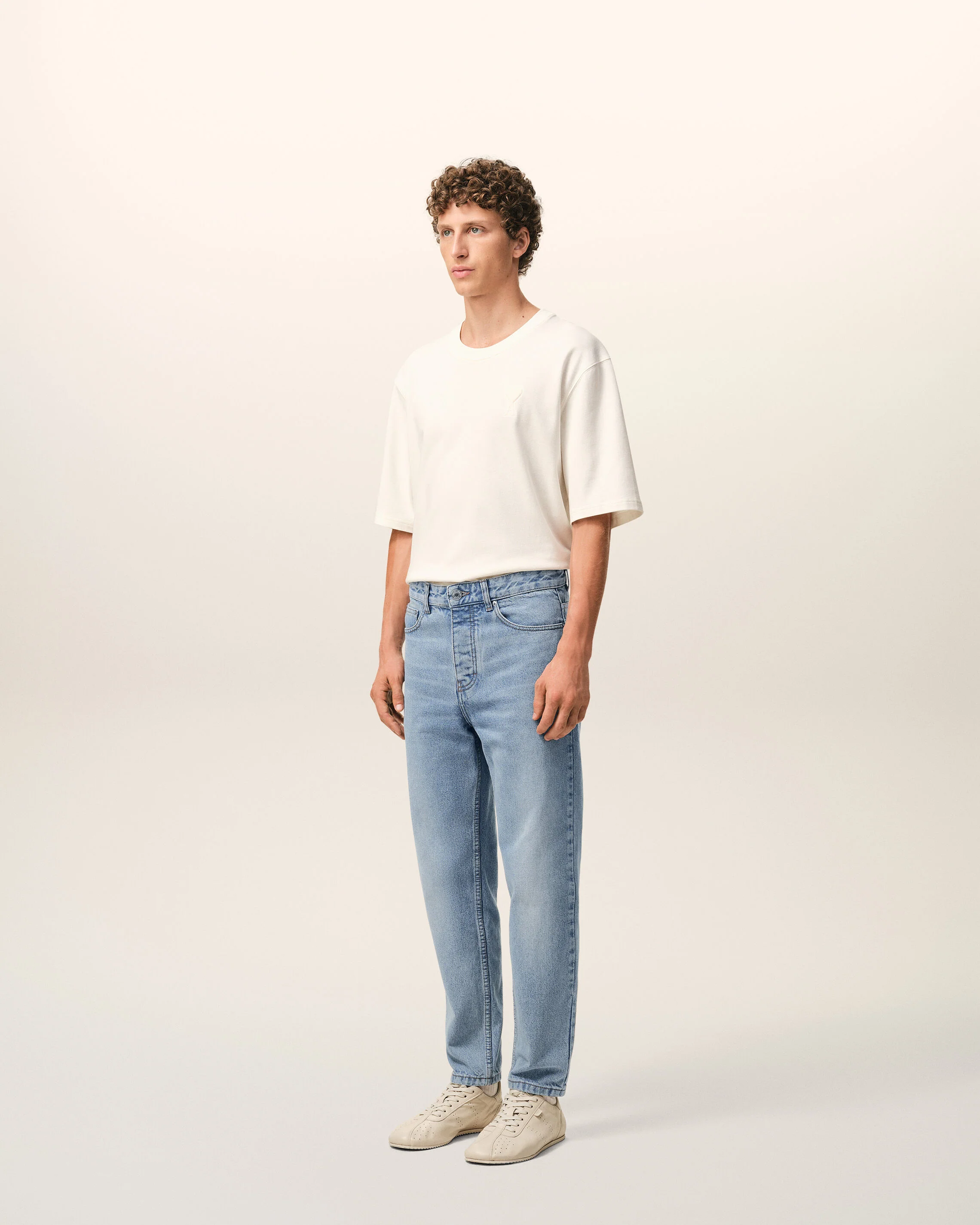 Jean bleu coupe tapered en coton - Image 6