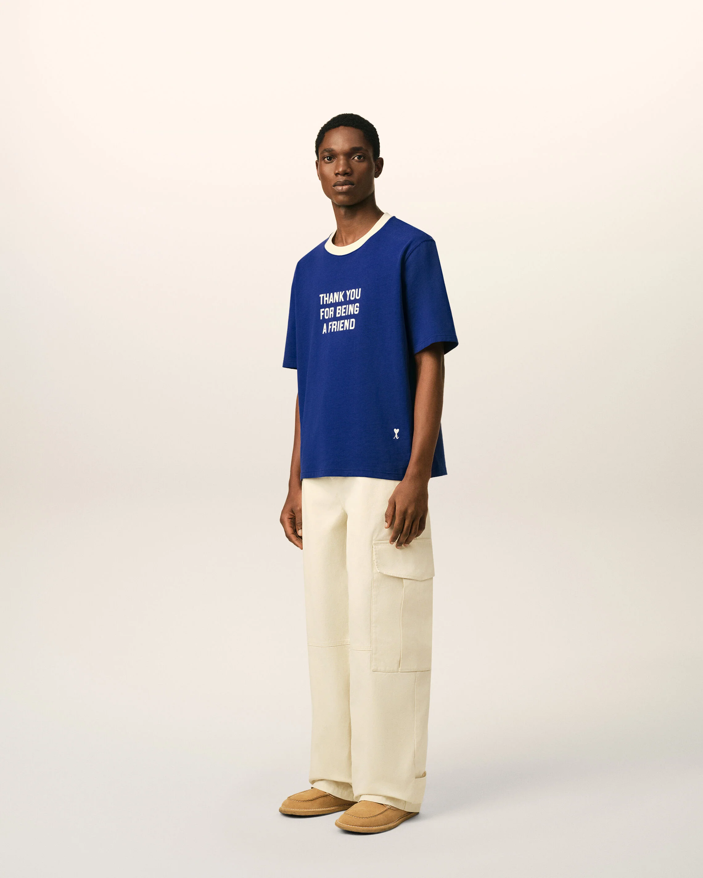 T-shirt bleu imprimé en coton "Thank you for being a friend" - Image 6
