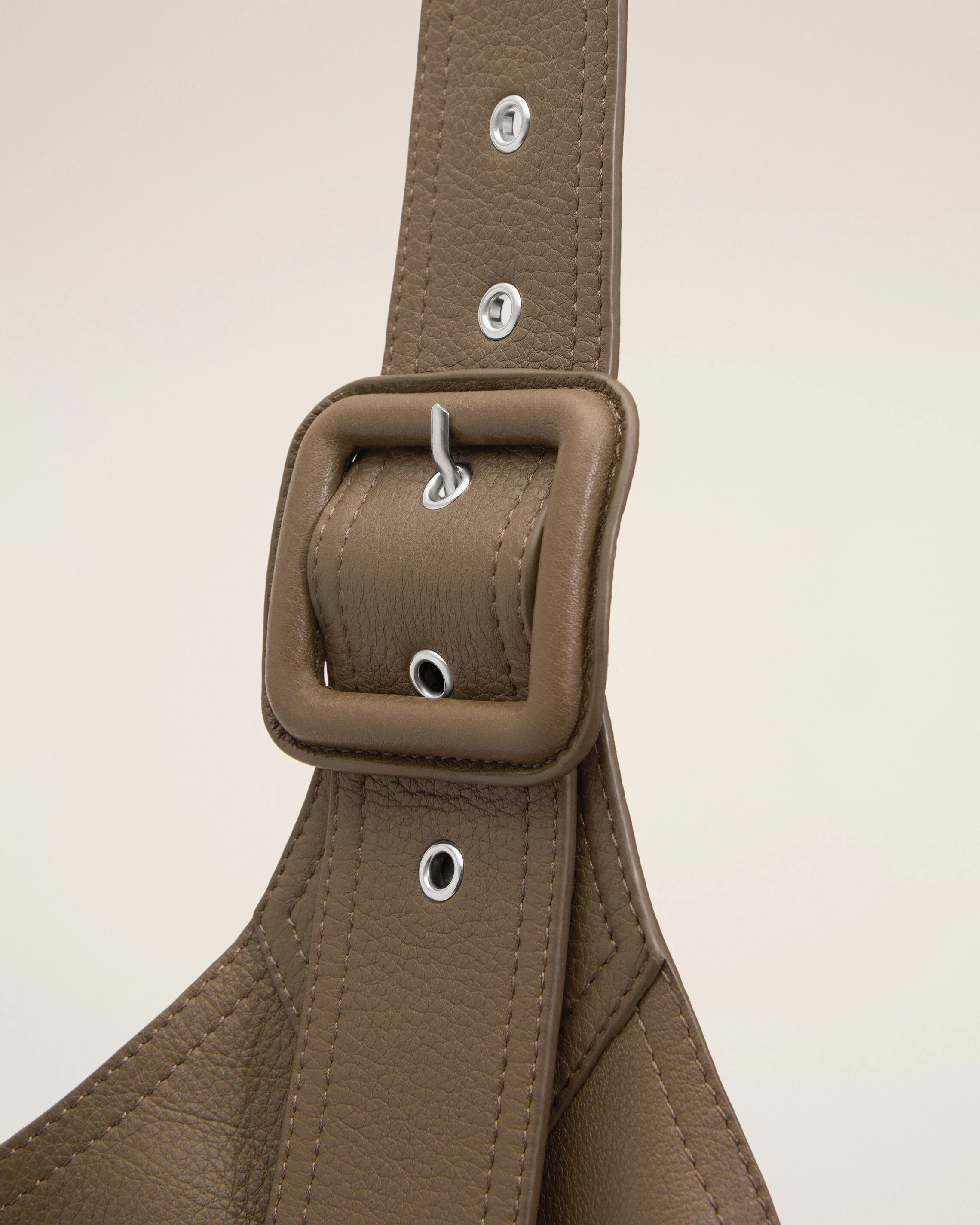 Sac crossbody Etienne marron en cuir de taurillon - Image 5