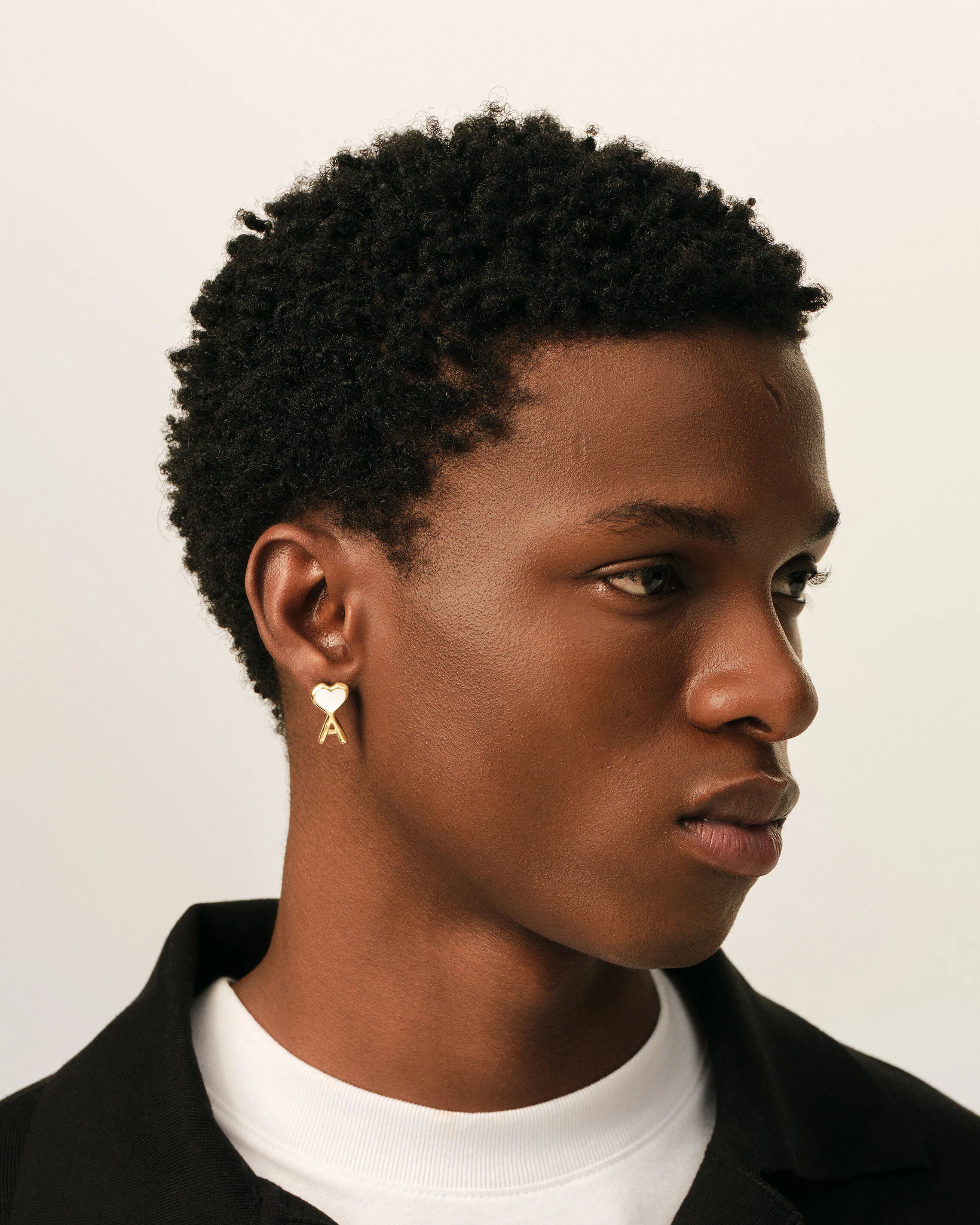 Boucles d'oreilles dorées en laiton martelées Ami de Coeur blanc - Image 2