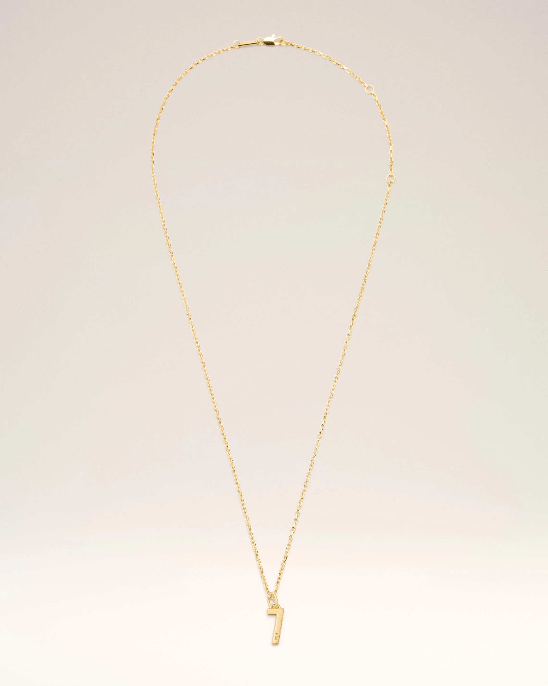 Collier Martelé Doré Pendentif "7" en Laiton - Image 5