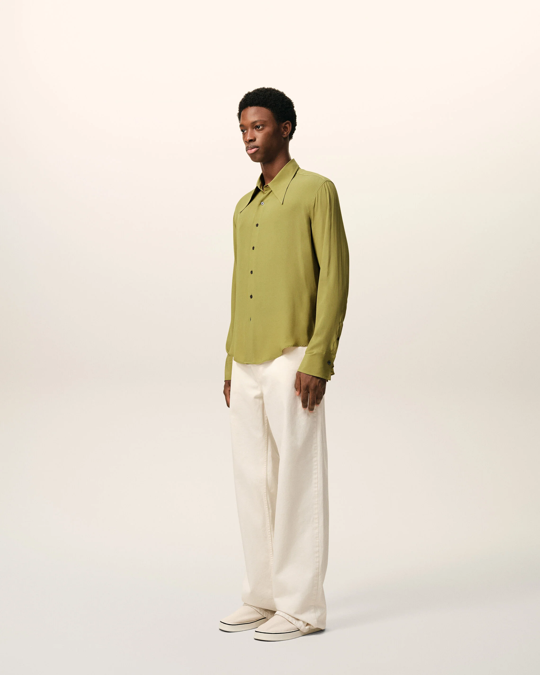 Chemise Ajustée Verte Col En Pointe en Soie Mélangée - Image 6