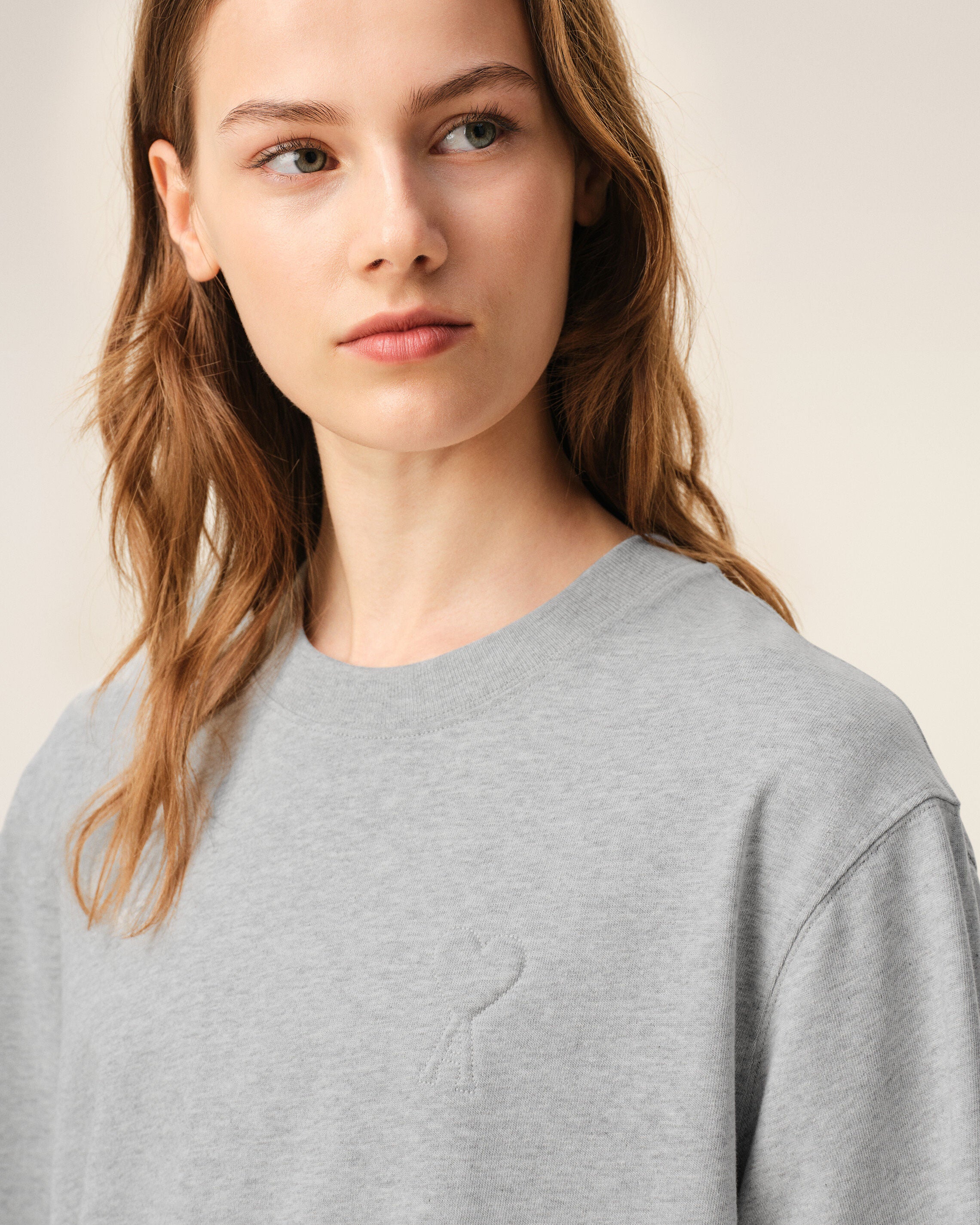 T-shirt Gris Ami De Coeur Embossé en Coton - Image 10