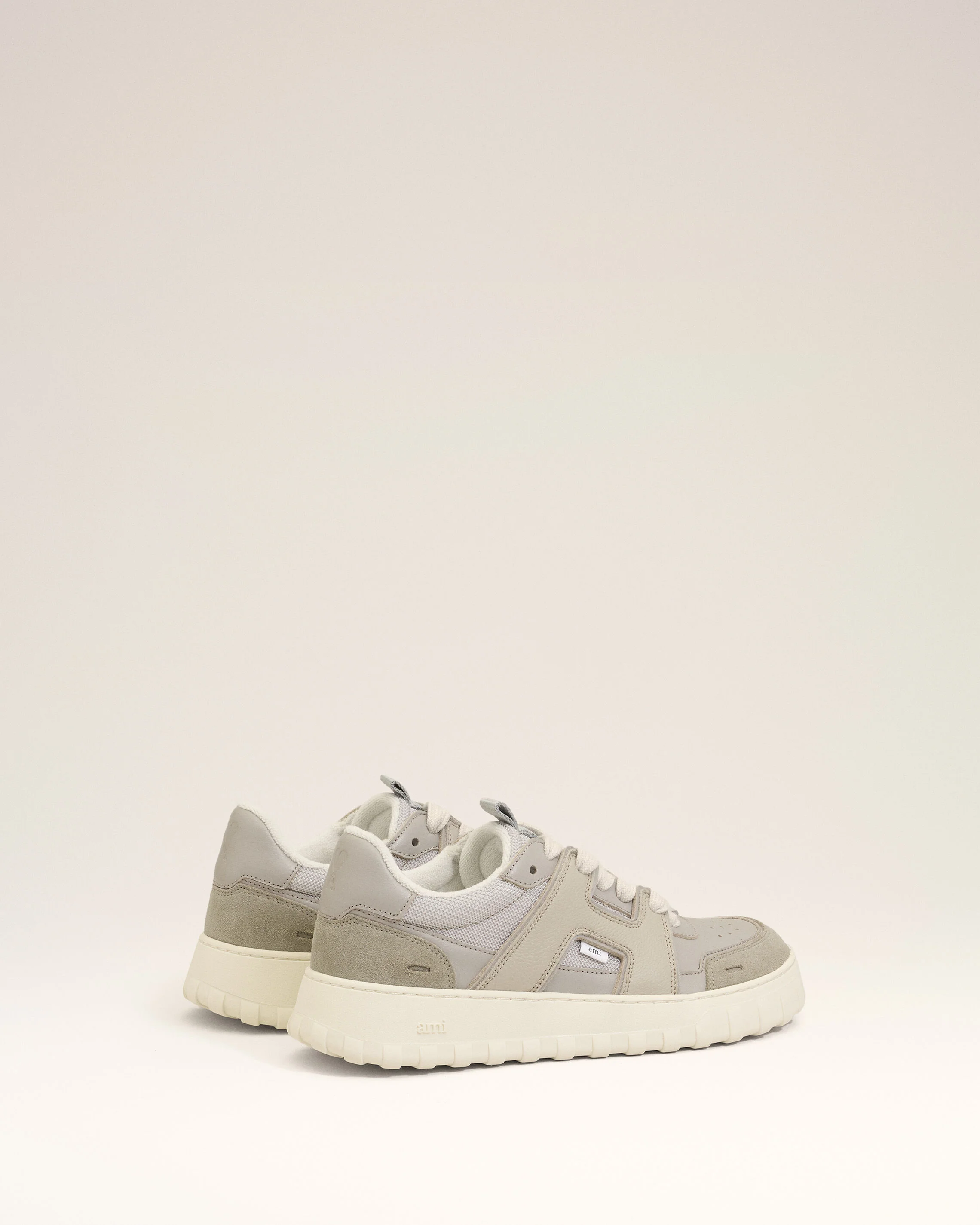 Sneakers A Walk grises en Cuir De Vachette - Image 4