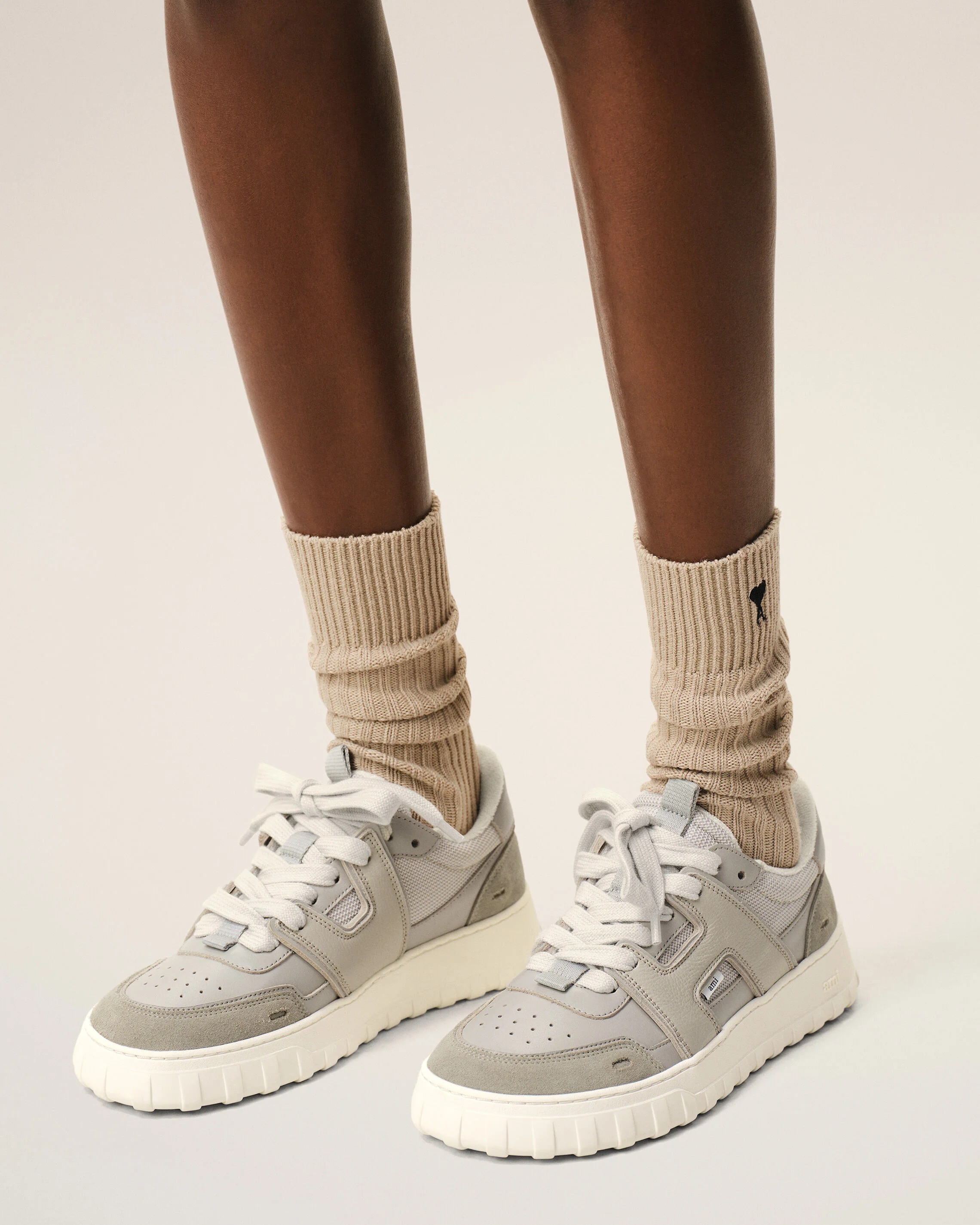 Sneakers A Walk grises en Cuir De Vachette - Image 7