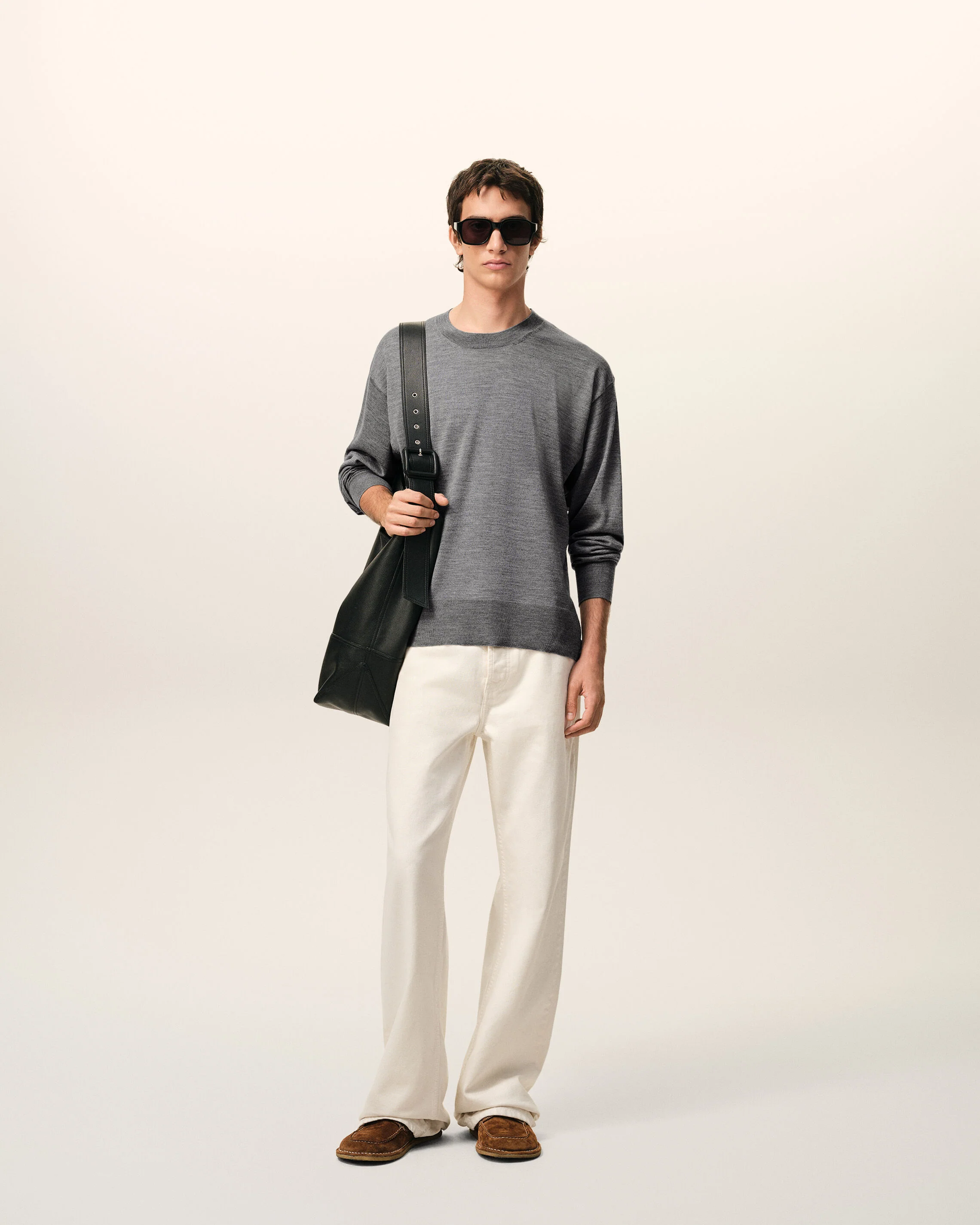 Pull Gris Col Rond Ami De Coeur en Laine Fine - Image 2