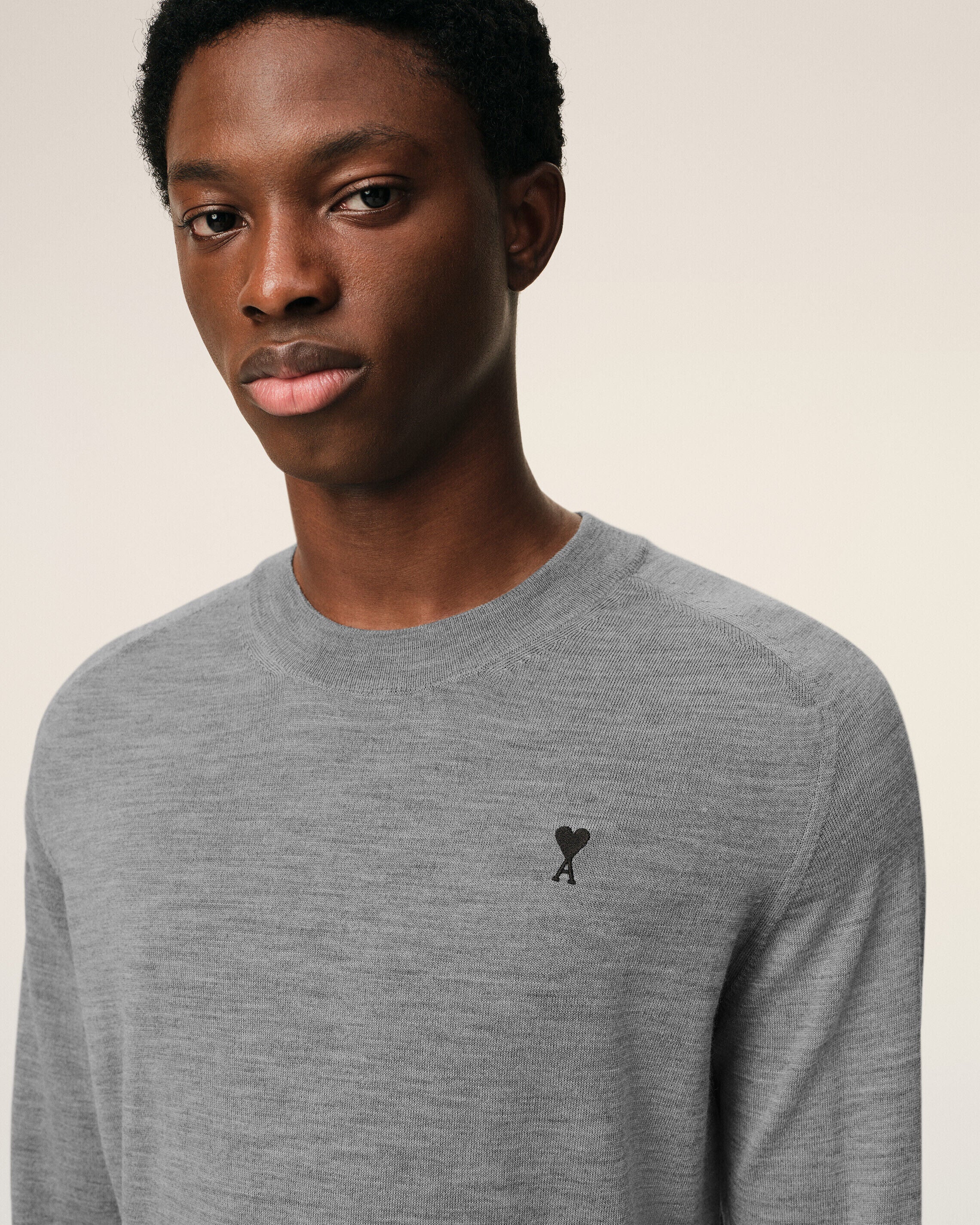 Pull Gris Col Rond Ami De Coeur en Laine - Image 4