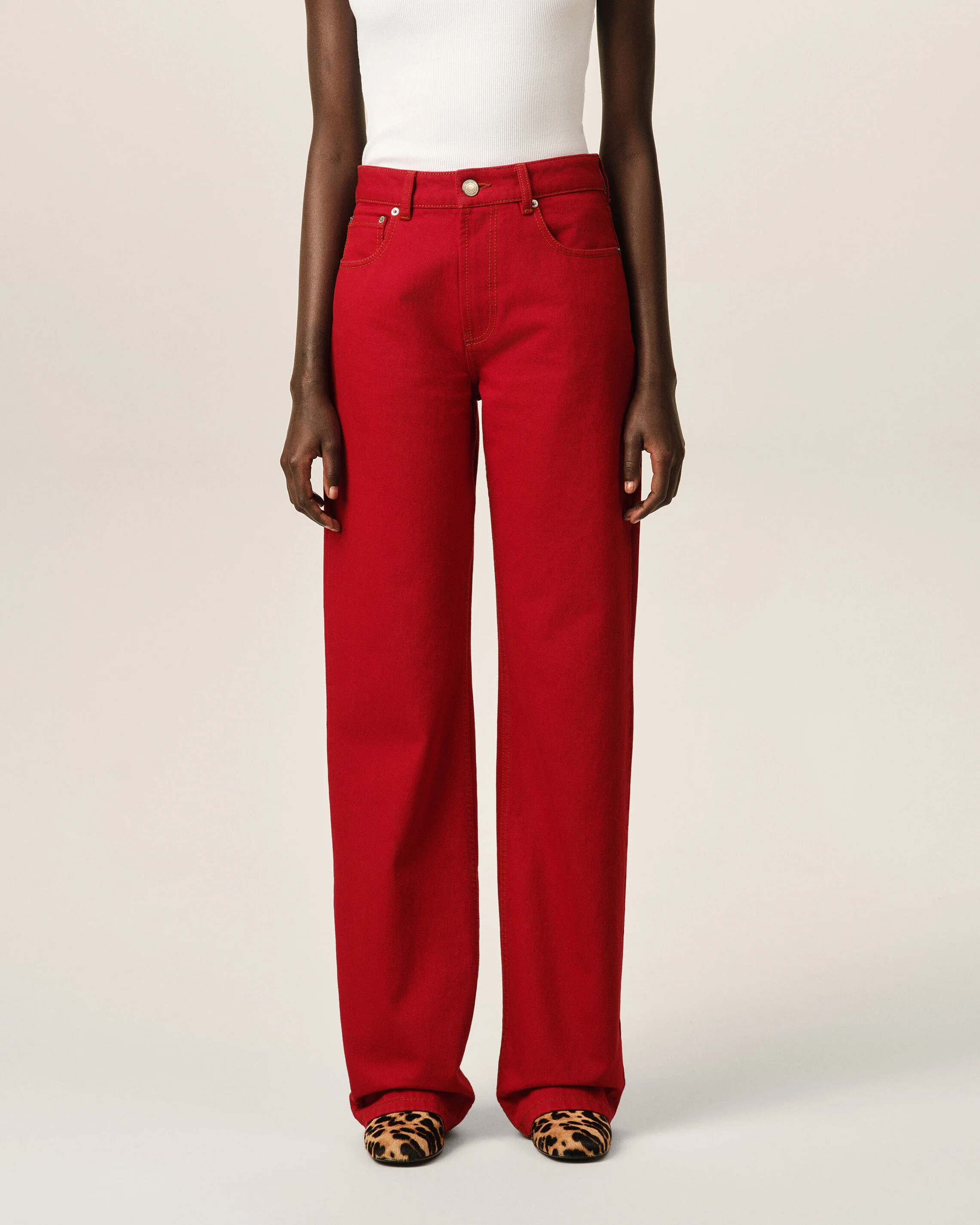 Jean rouge coupe large en coton - Image 3