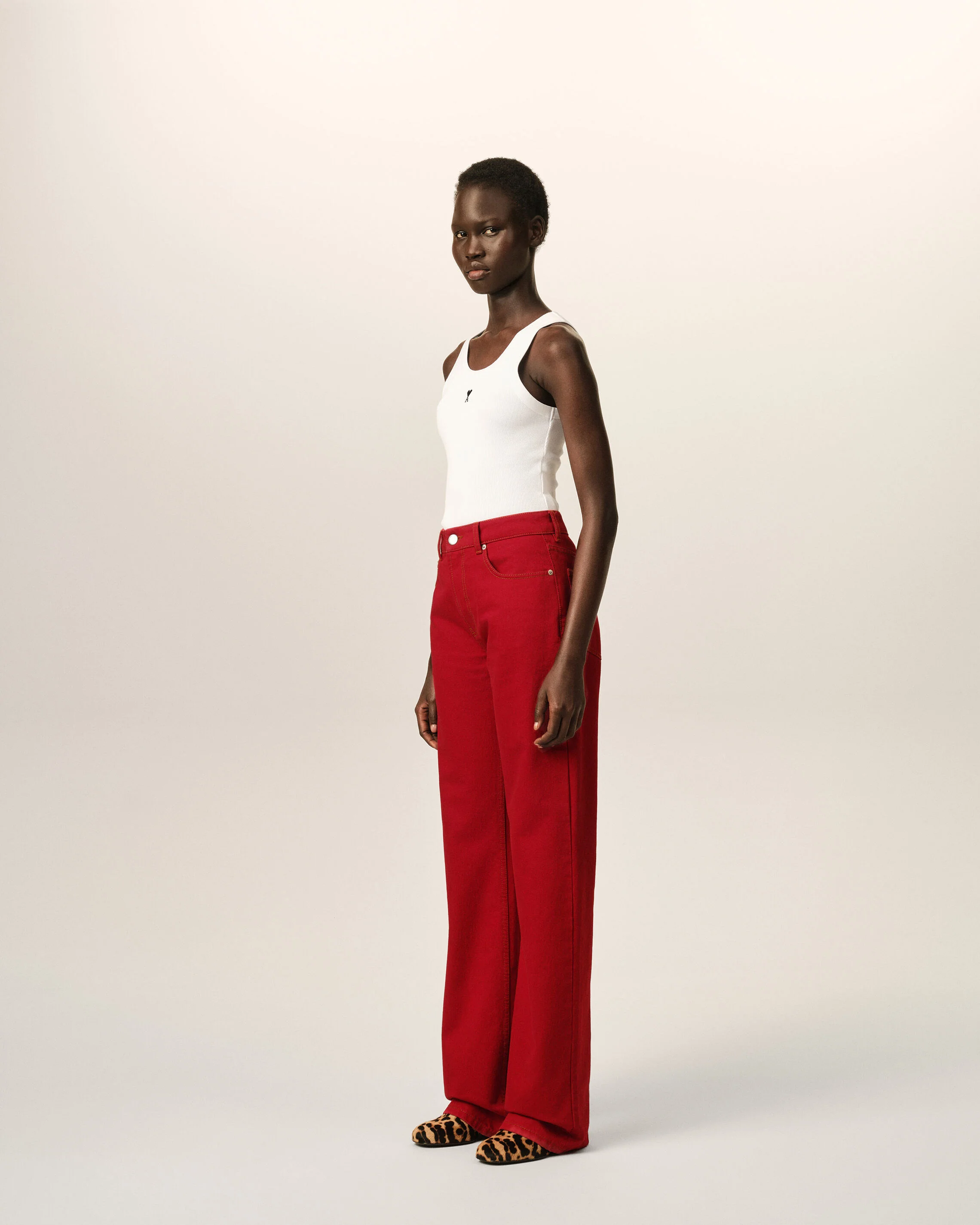 Jean rouge coupe large en coton - Image 6