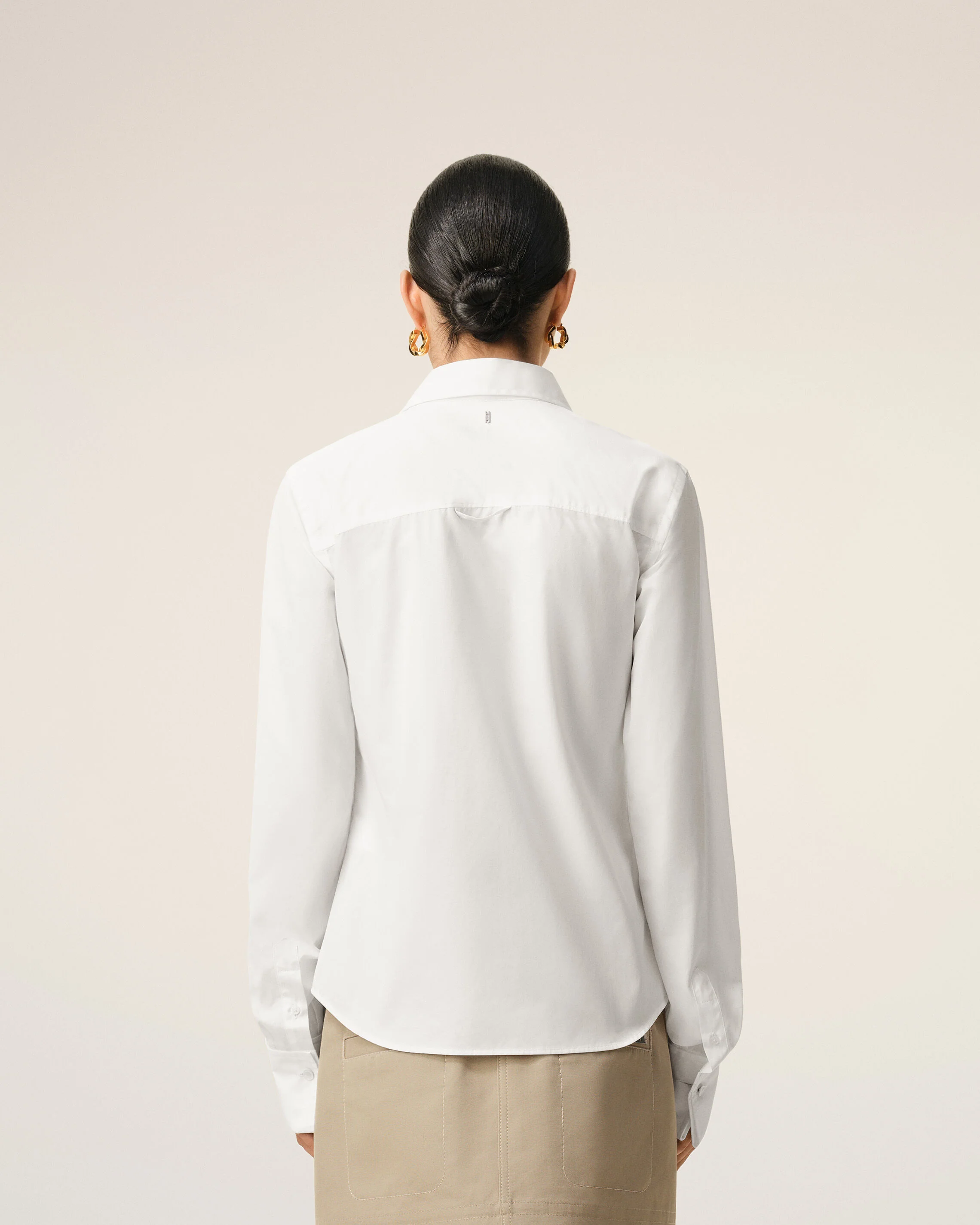 Chemise Ajustée Blanche Col En Pointe en Soie Mélangée - Image 5
