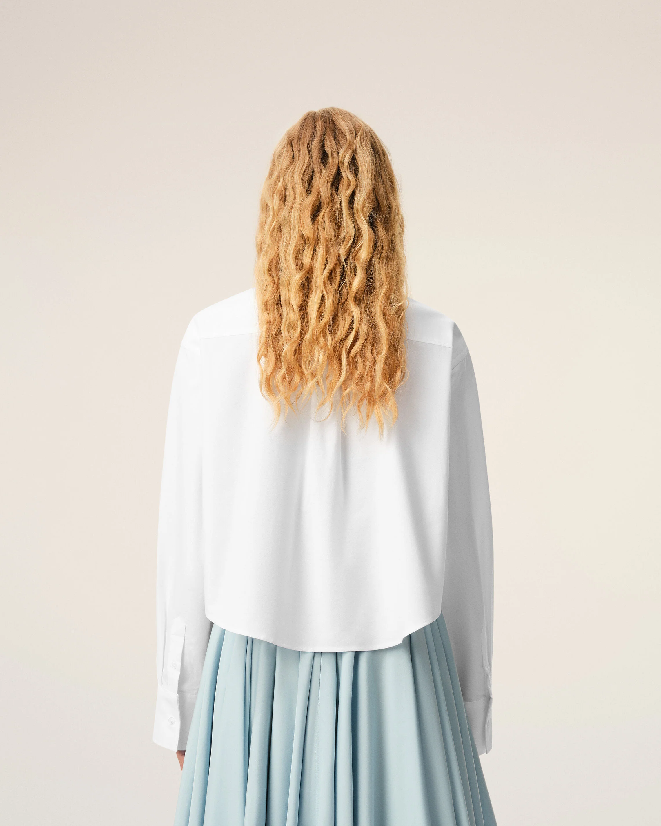 Chemise blanche courte en coton Ami de Coeur embossé - Image 5