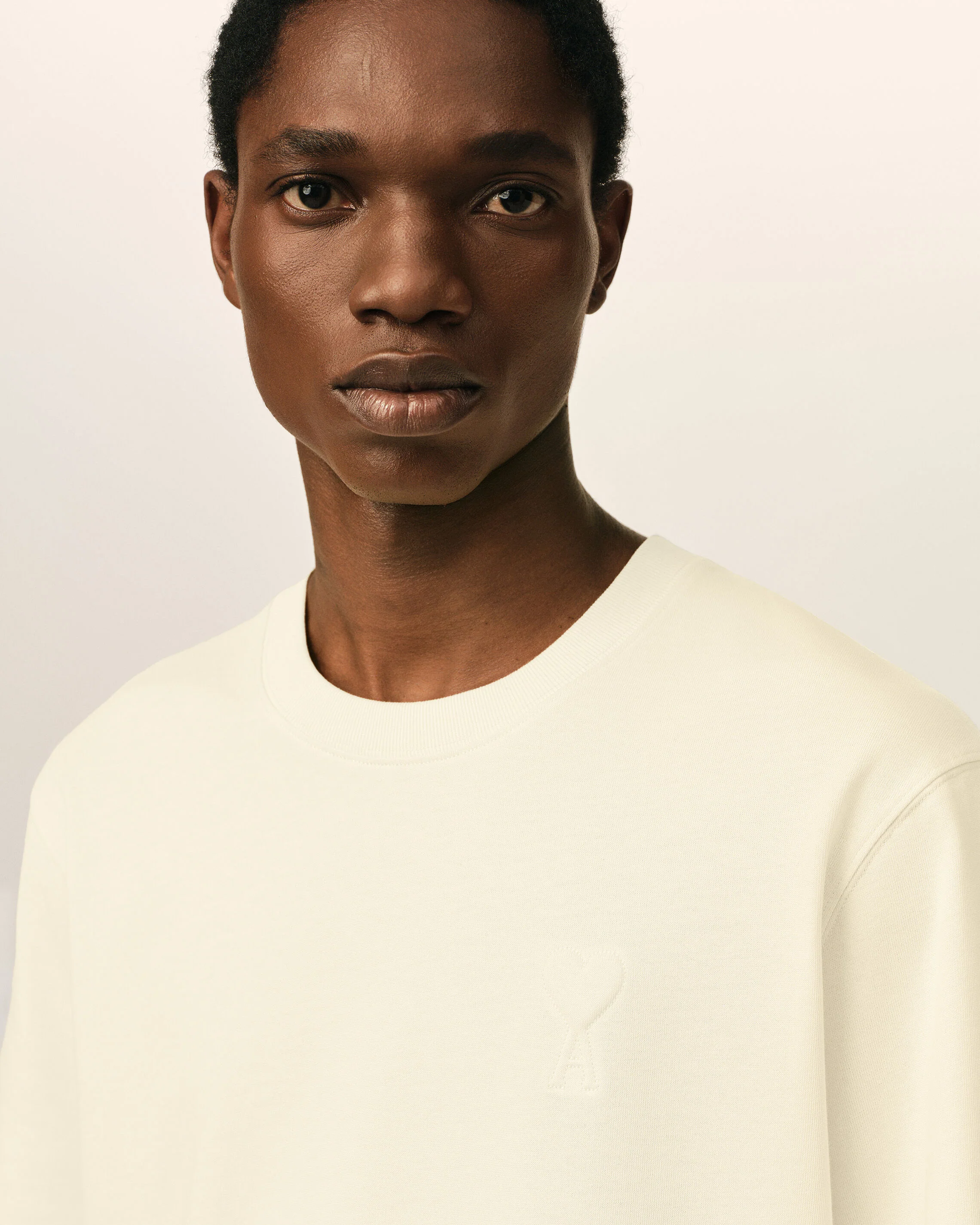 T-shirt blanc en coton Ami de Coeur embossé - Image 4