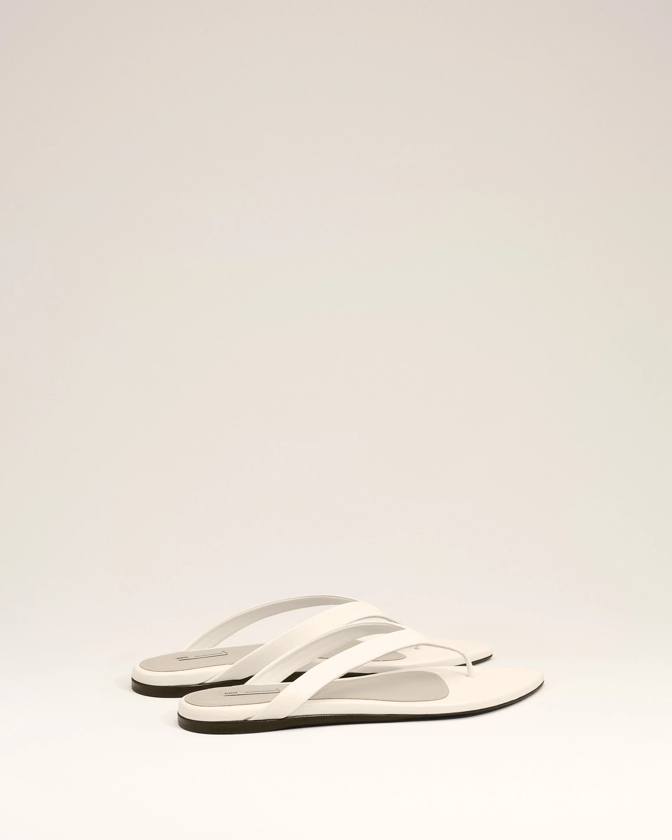 Tongs A Bout Pointu Blanches en Cuir D'Agneau - Image 4