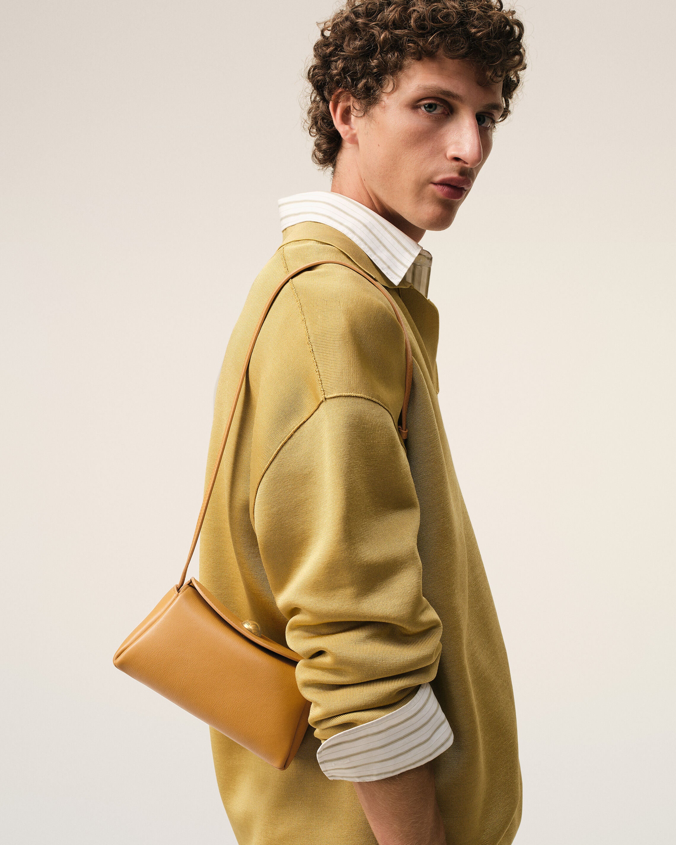 Mini Sac Carrousel Jaune en Cuir De Veau - Image 2