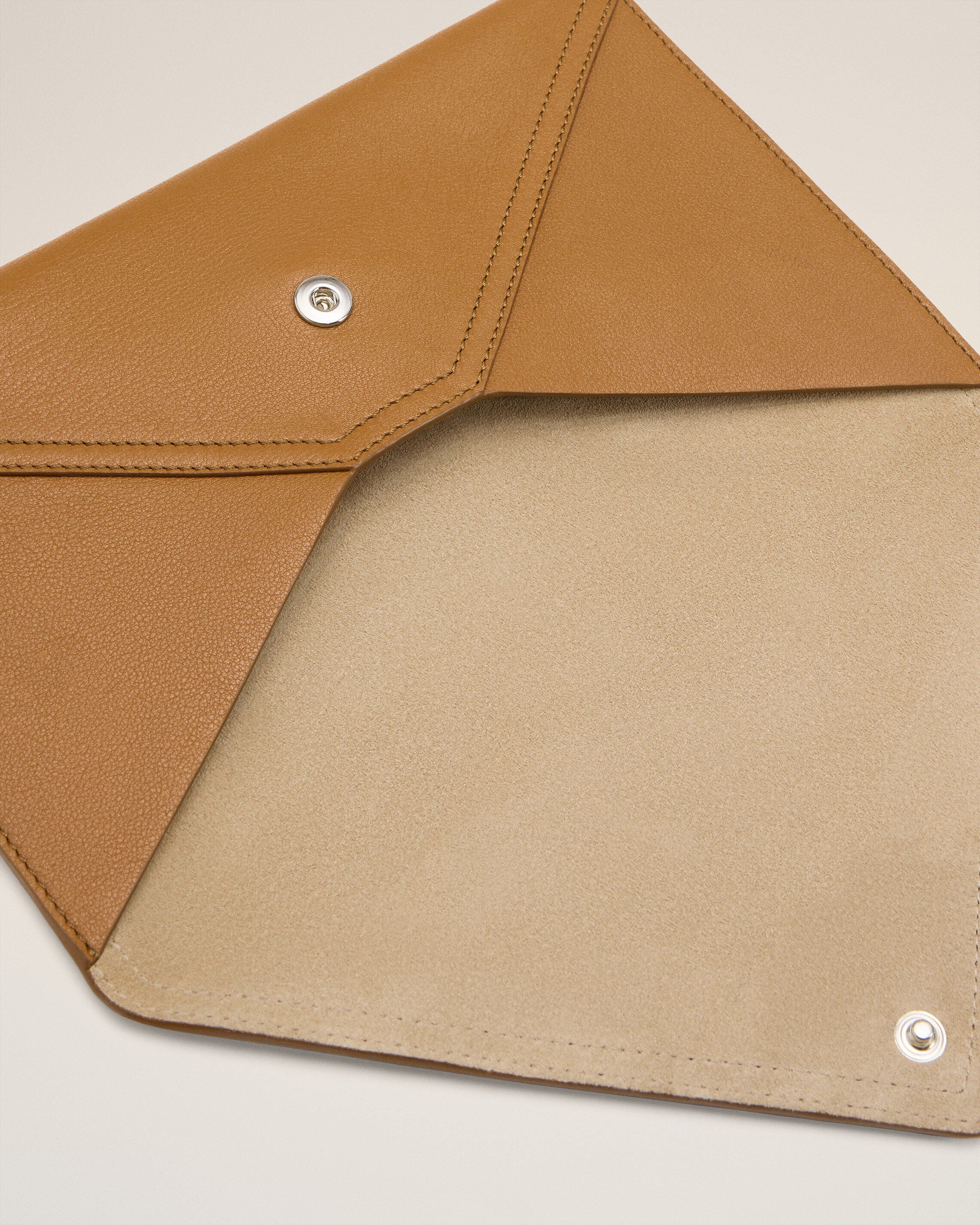 Porte Cartes Enveloppe Marron Etienne En Cuir Souple - Image 3